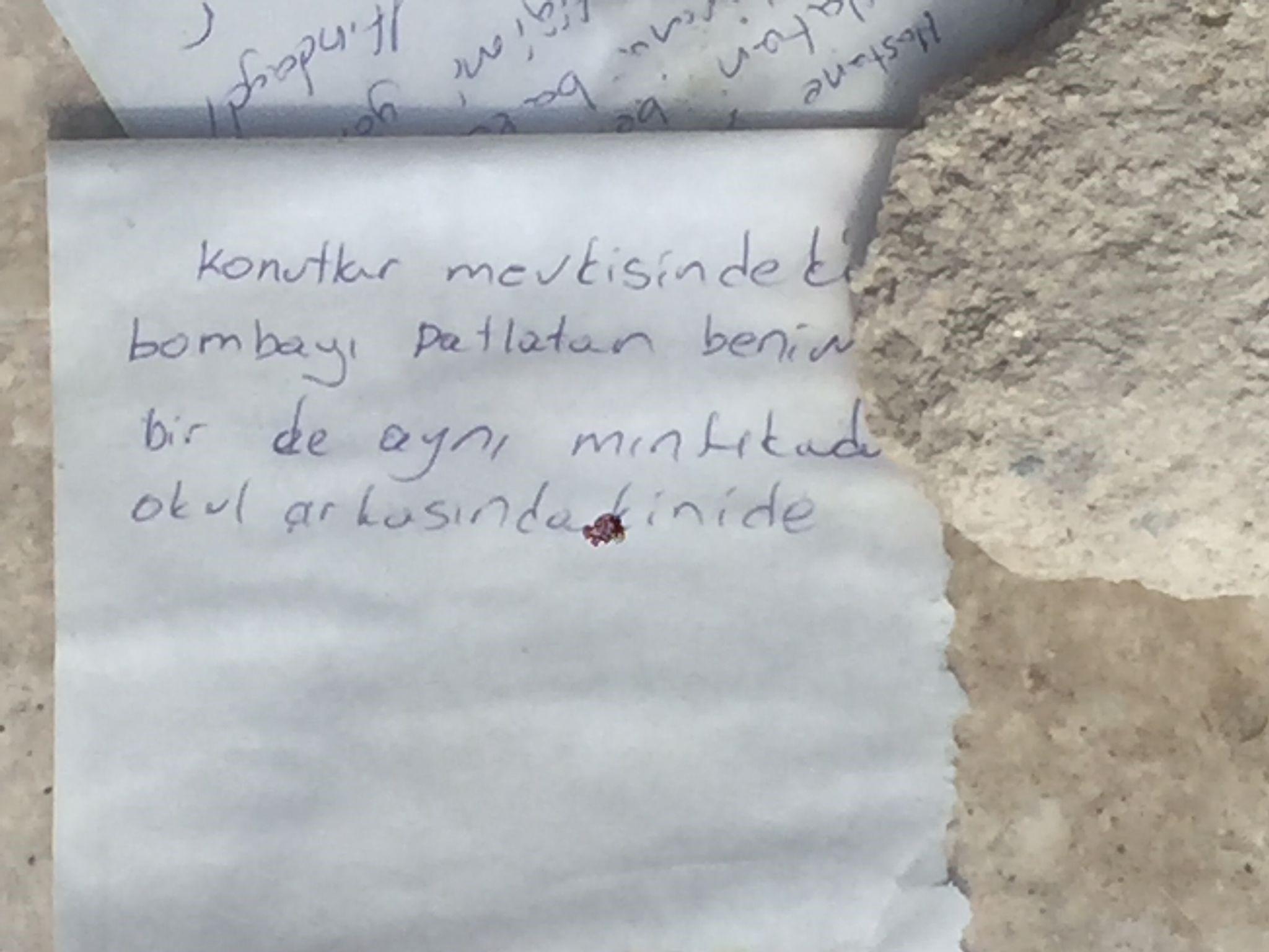 Sürücüsüyle birlikte yanan aracın yanına bırakılan notta büyük itiraf: Bombaları ben patlattım