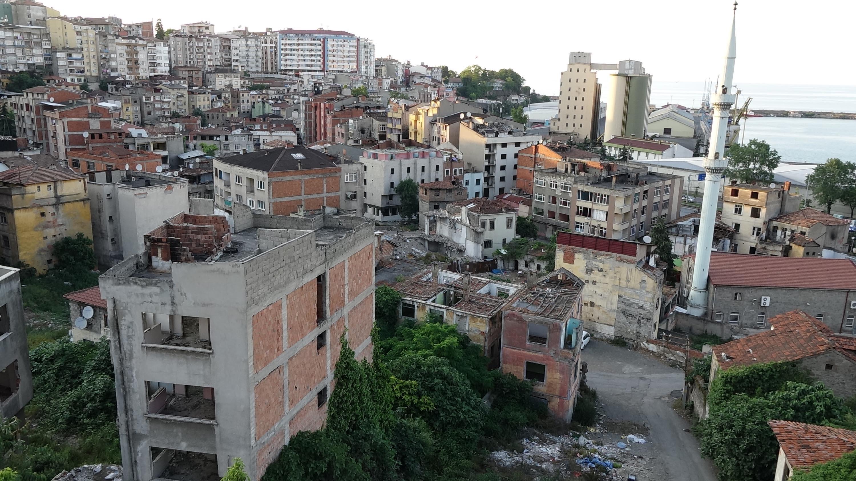 Seçimi kazandı, 2 gün ikamet ihlali ile muhtarlıktan oldu