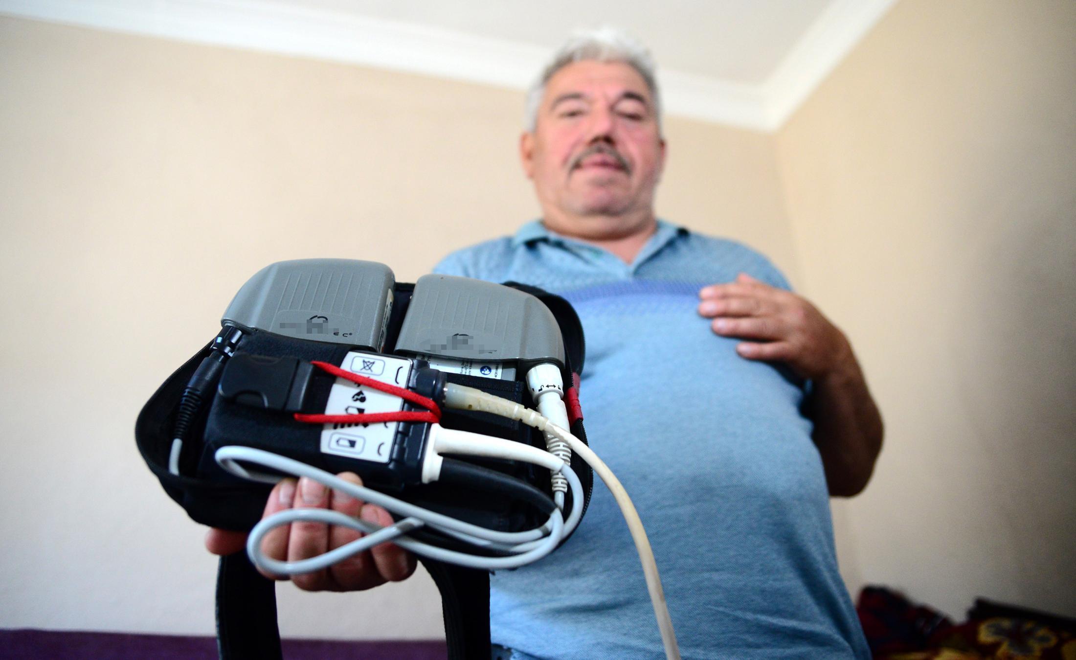 Kalplerini çantalarında taşıyorlar