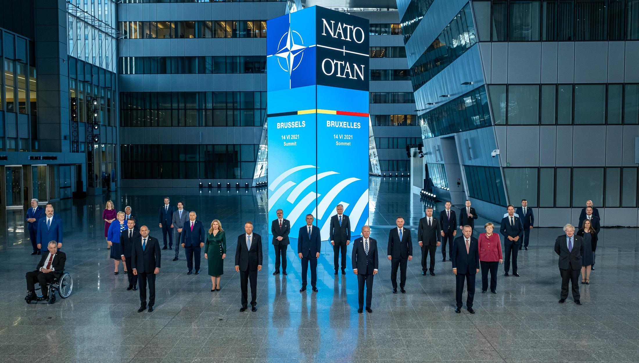 Cumhurbaşkanı Erdoğandan NATO Zirvesinde önemli görüşmeler