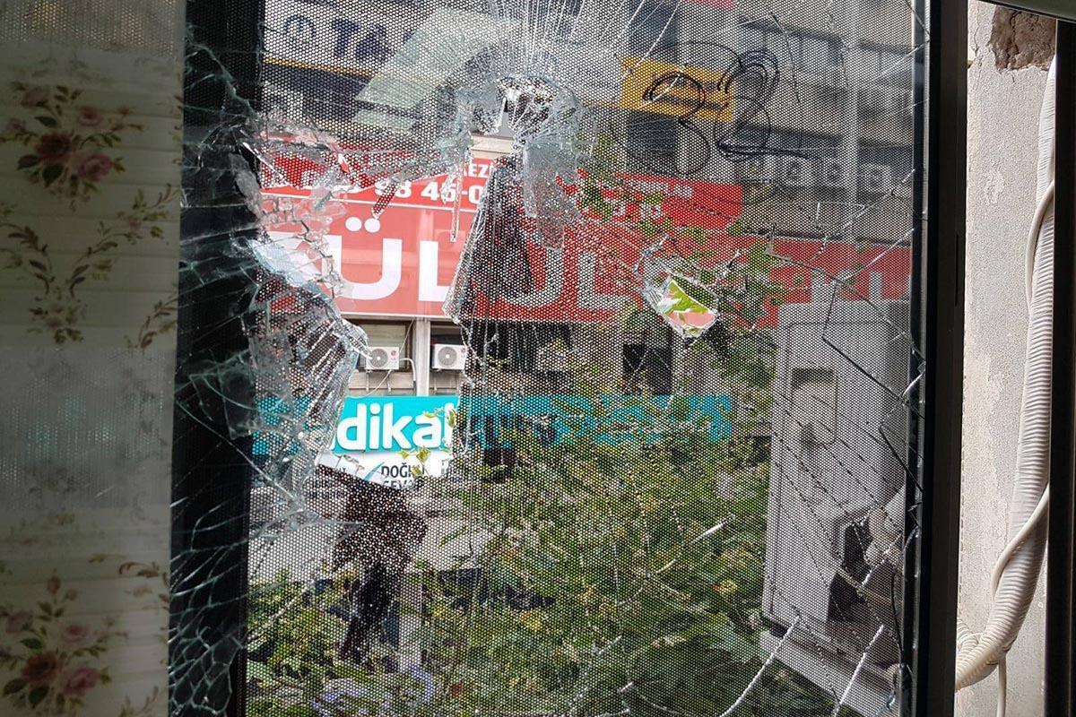 İzmirde, HDP il binasında silahlı saldırı: 1 ölü