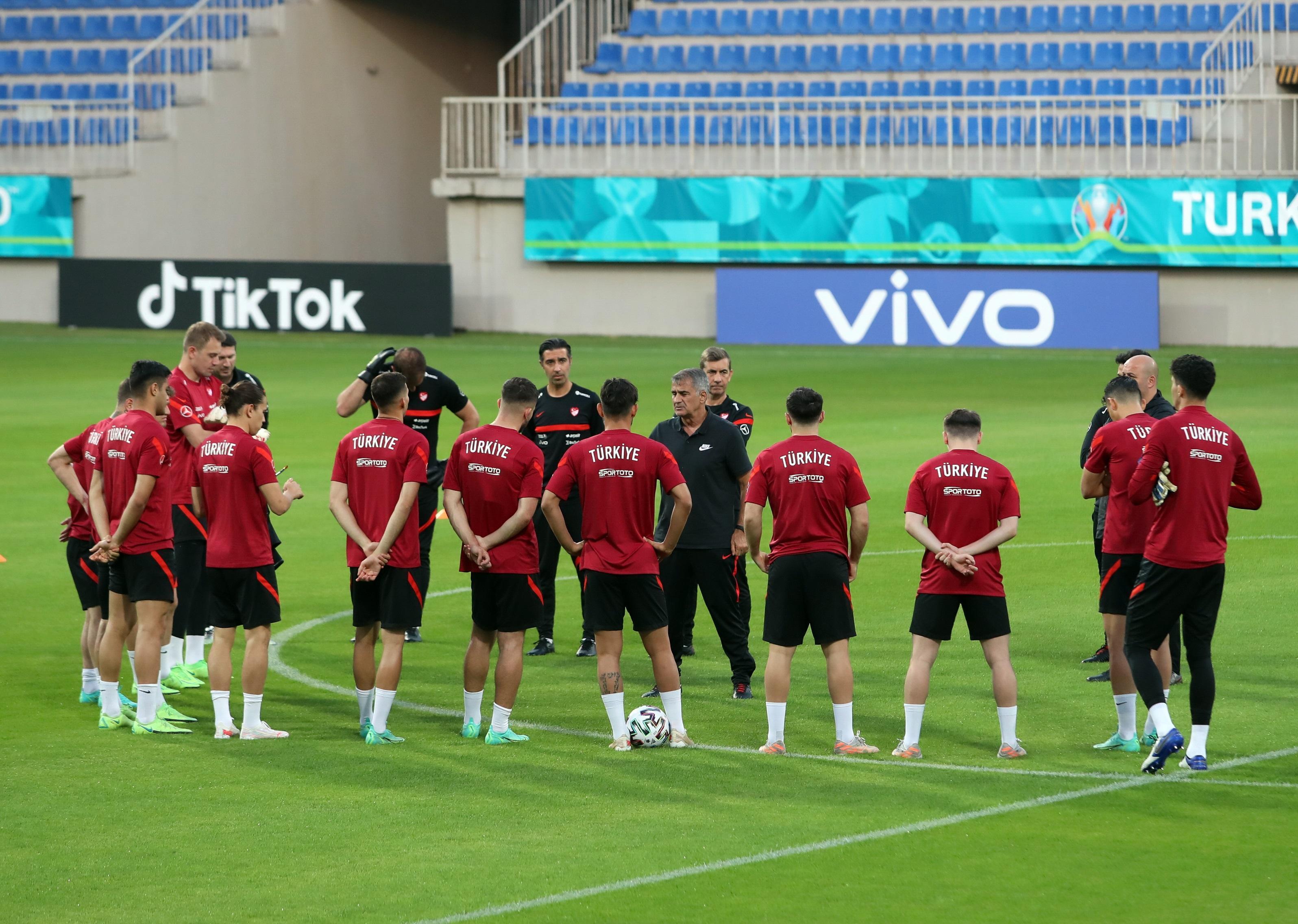 A Milli Takım İsviçre maçı hazırlıklarına başladı