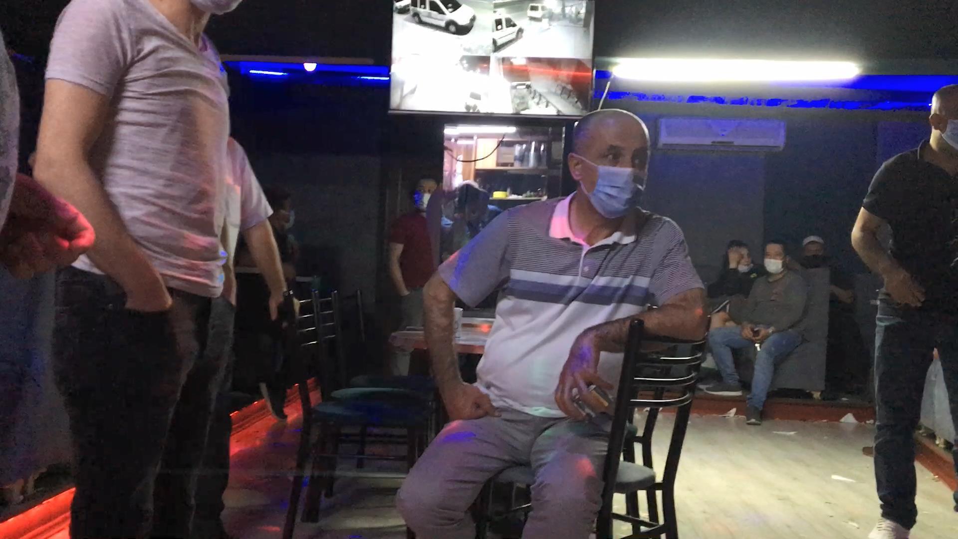 Kısıtlamaya rağmen restoranda yemeğe 81 bin 900 lira ceza