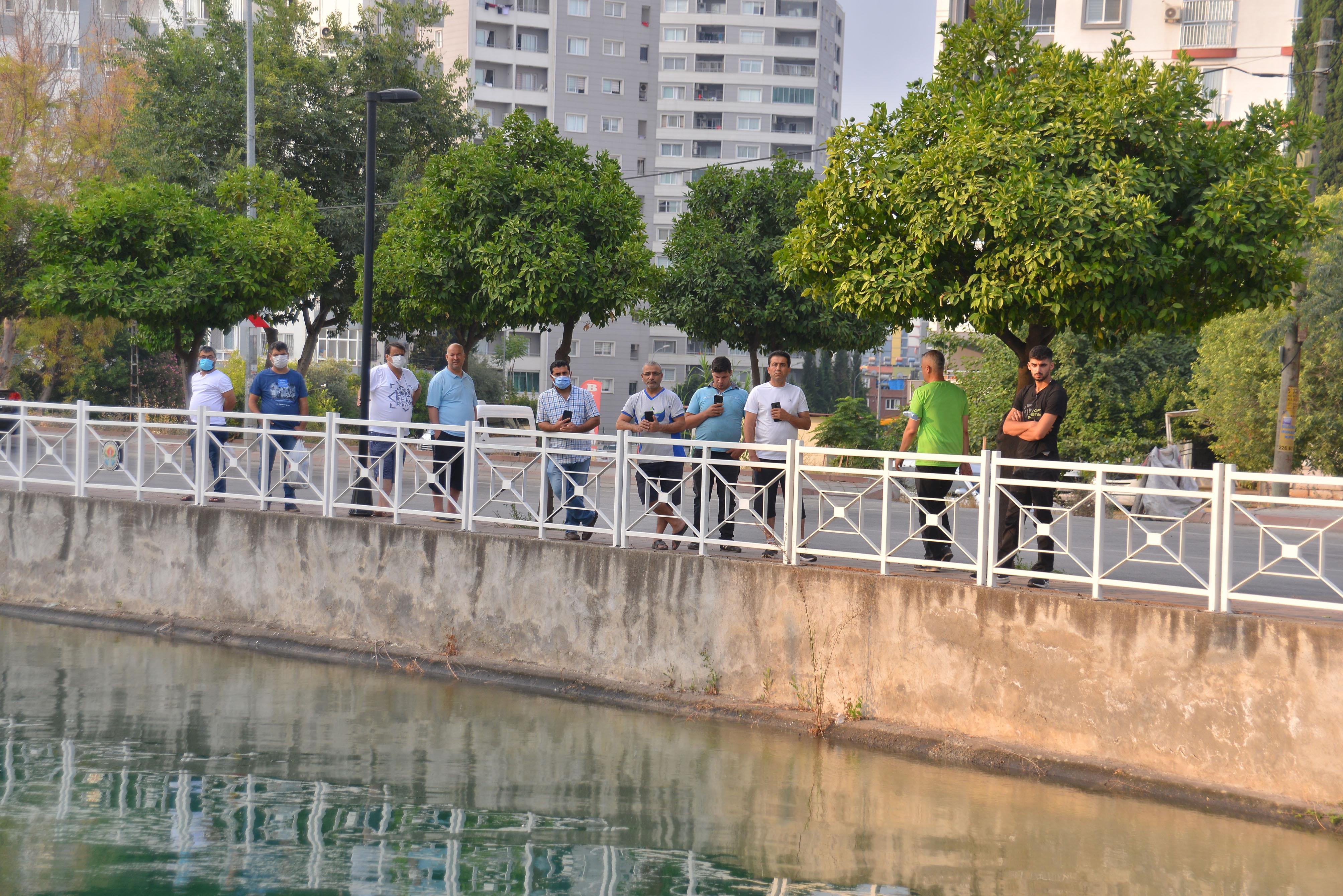 Adanada sulama kanalına atlayan genç boğuldu