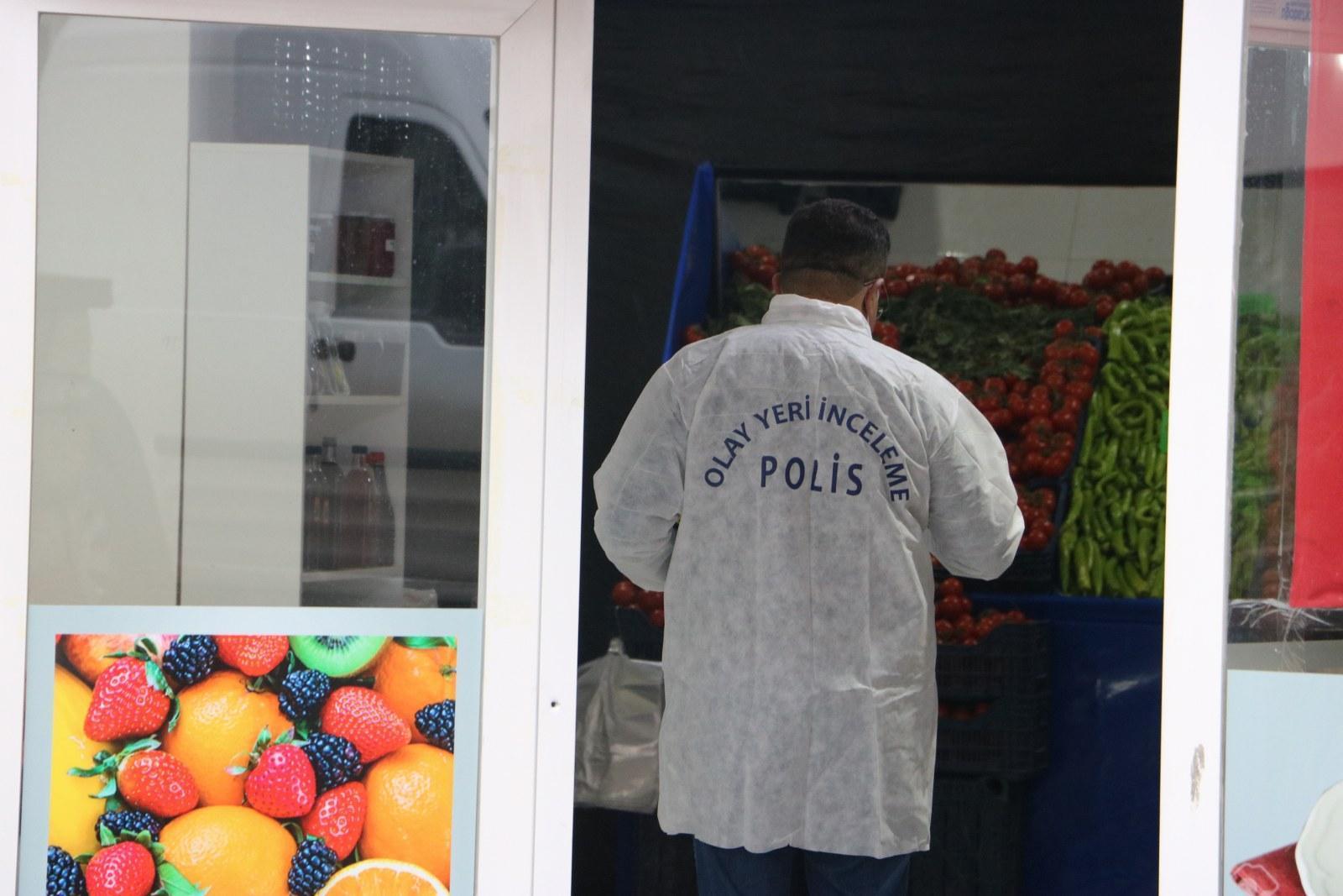 Annesini yaralayıp kaçan babasına teslim ol çağrısı yaptı
