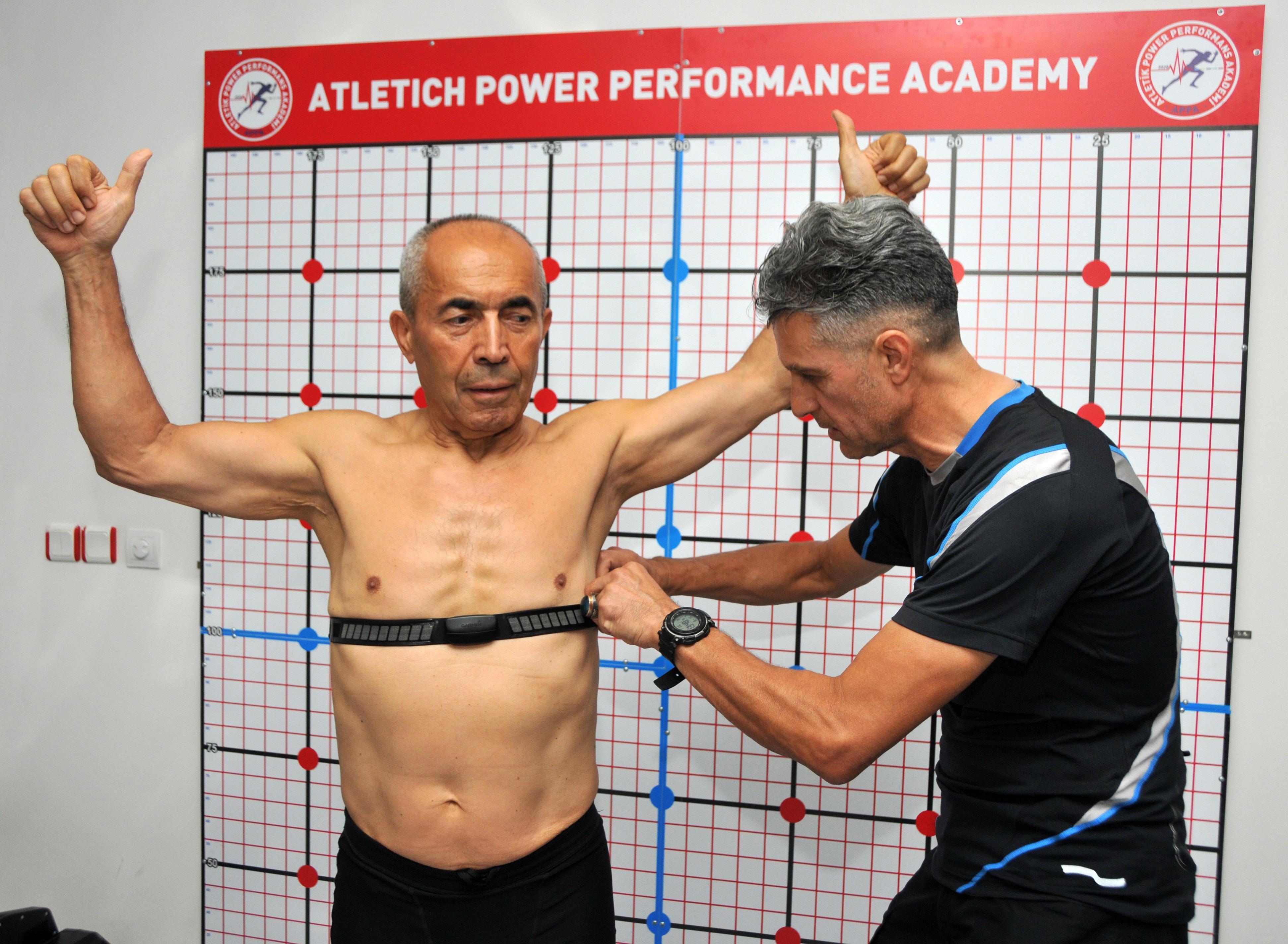 72 yaşındaki ‘Demir Adam’ın biyolojik yaşı 33 çıktı