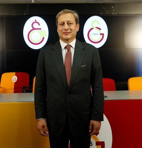 Galatasarayın 38inci başkanı Burak Elmas mazbatasını aldı