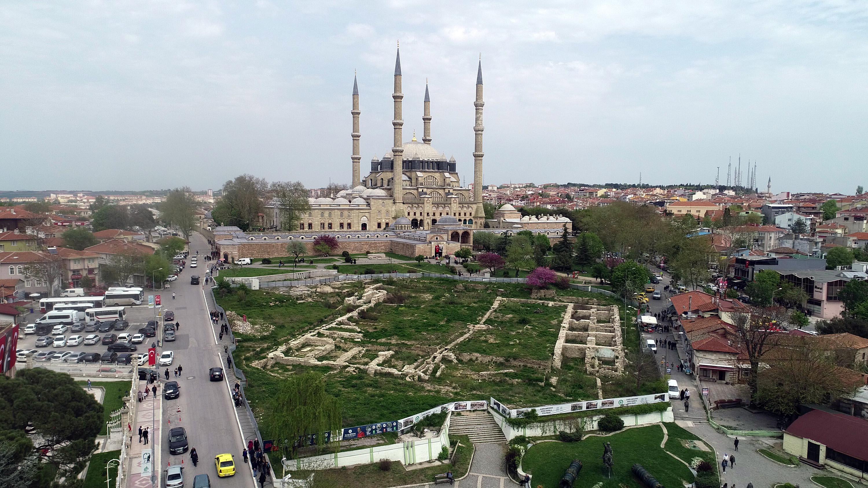 Selimiye Camiinin meydan düzenlemesi 6 yıl aradan sonra başlıyor
