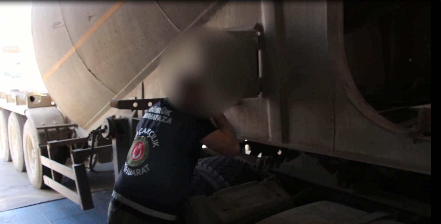 Beton mikserinde 270 kurusıkı tabanca ele geçirildi