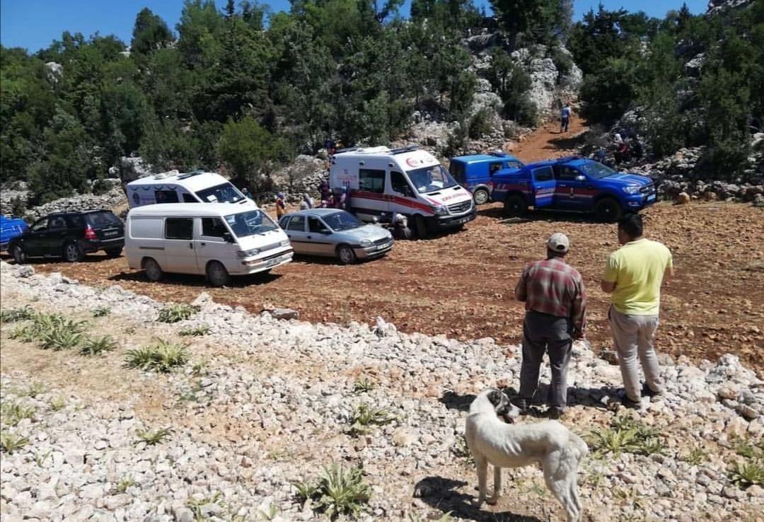 Genç çift dağ evinde ölü bulundu