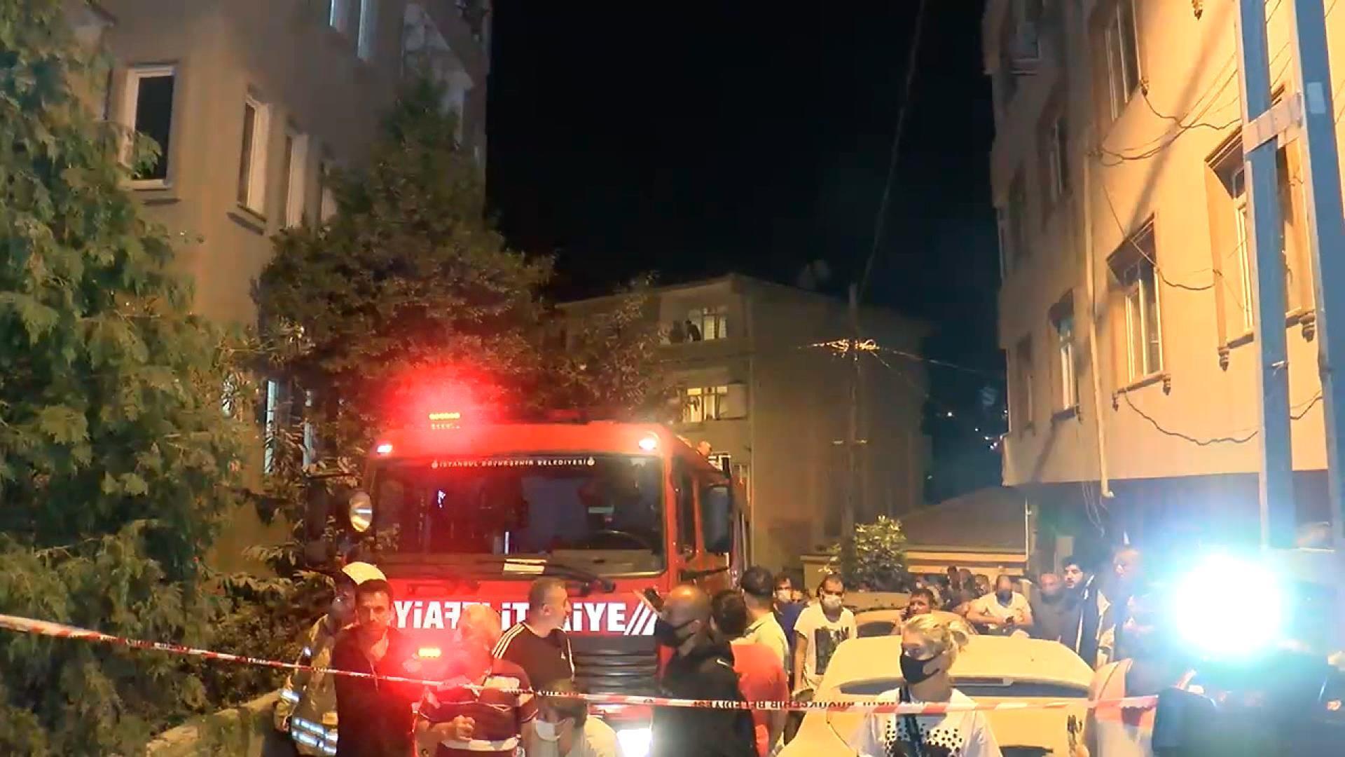 Sarıyer Bahçeköyde daha önce boşaltılan 9 katlı bina çöktü