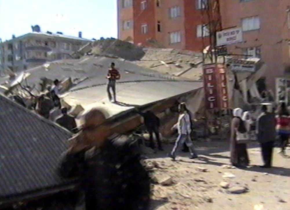 Kaçak kat depremde sonları oldu; cezalar 24 taksitle ödenecek