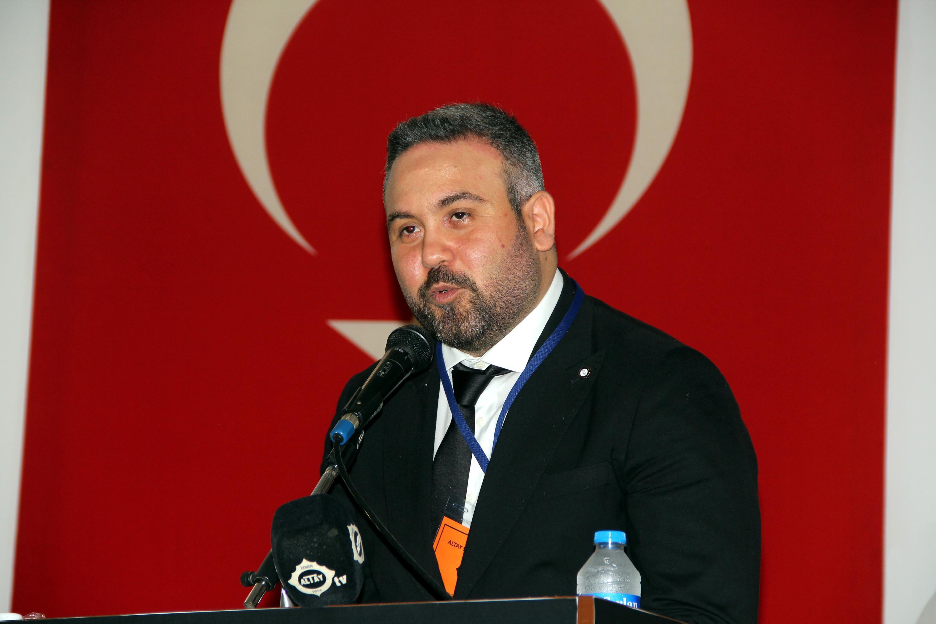 Altayda Özgür Ekmekçioğlu yeniden başkan