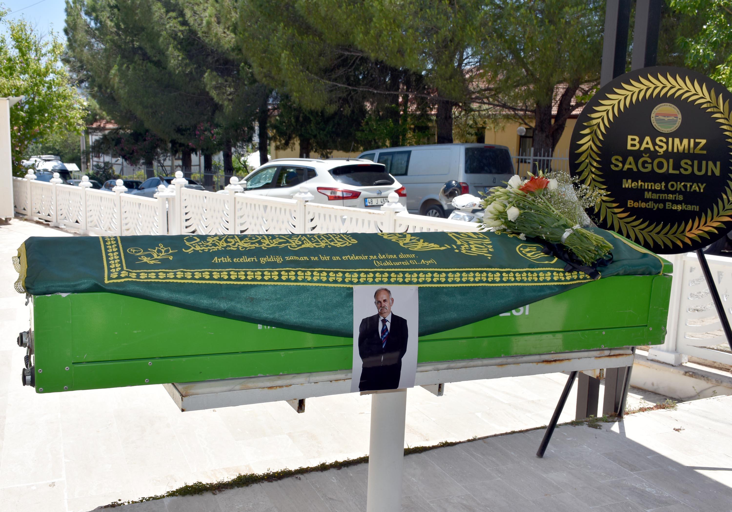 Oyuncu Ali Demirel Marmariste toprağa verildi