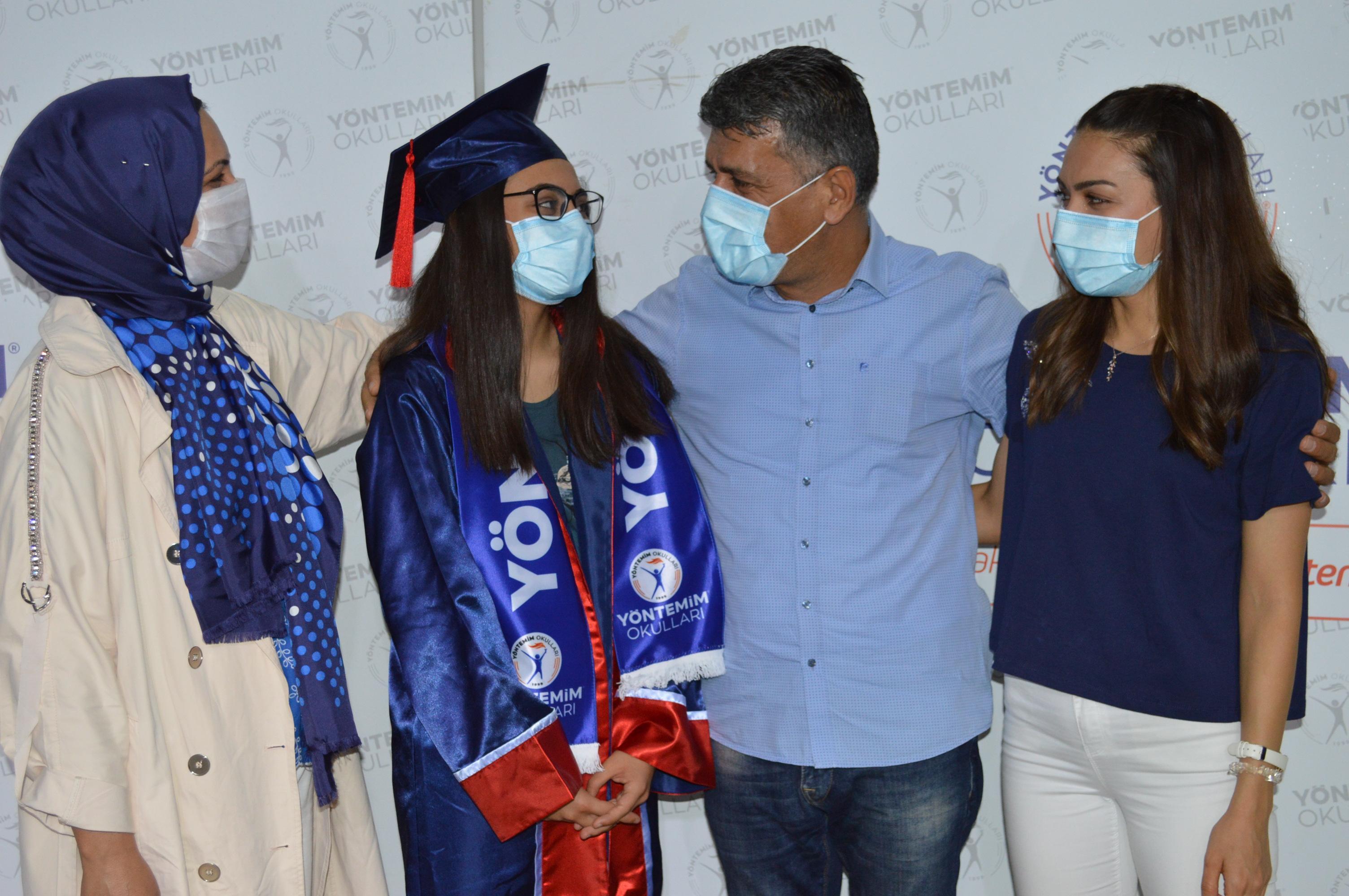 LGS birincisi Sare: Annemin emeğini ödeyemem