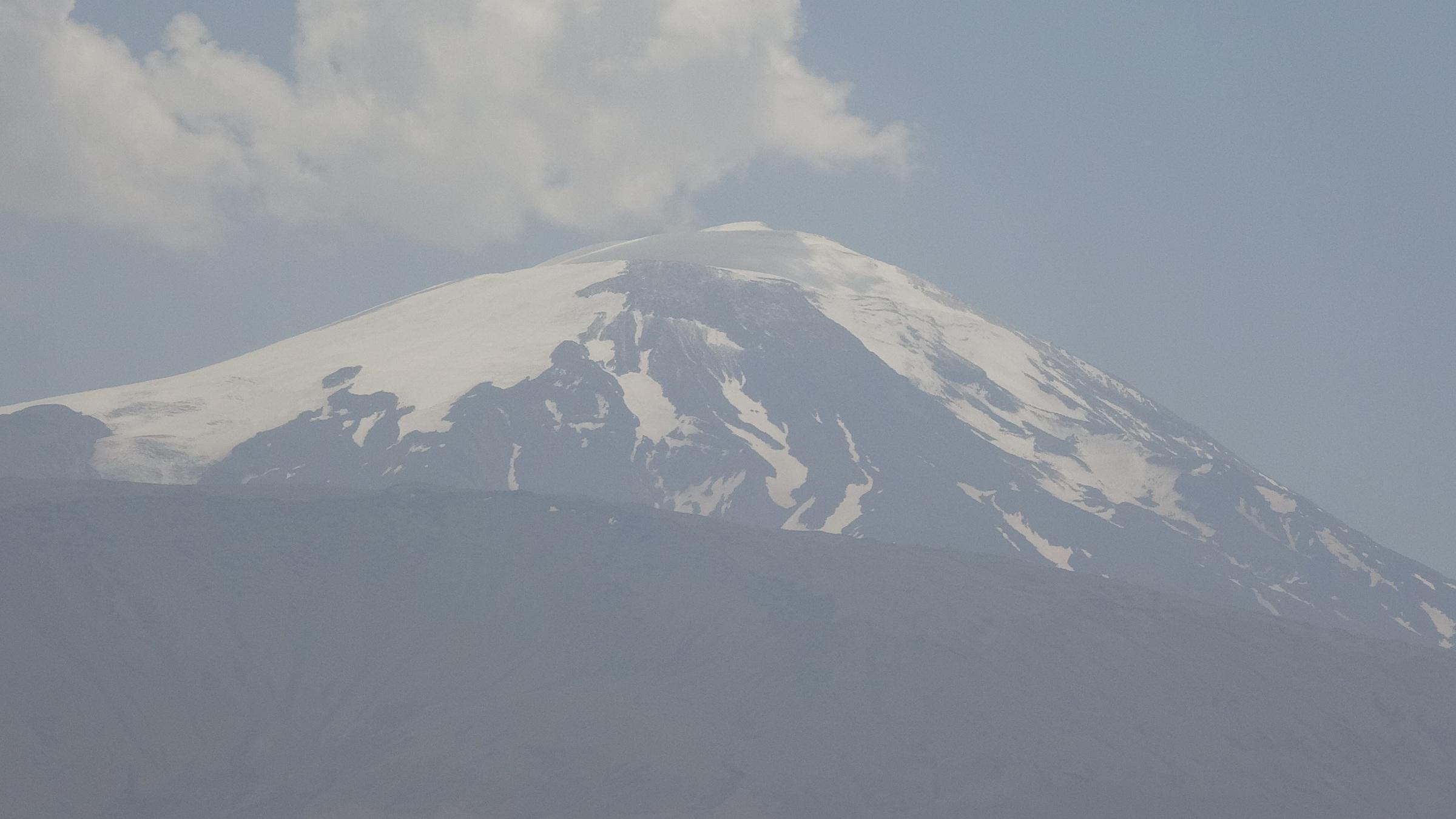 Ağrı Dağındaki buzullar eridikçe hayvan figürleri ortaya çıkıyor