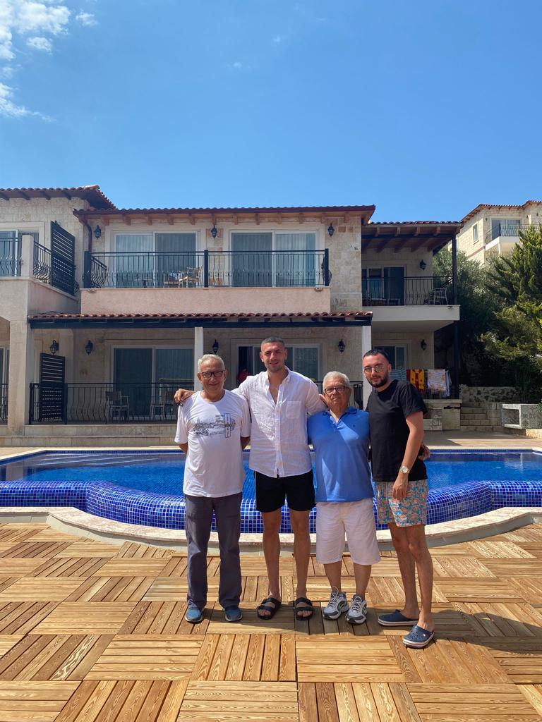 Merih Demiral Kaşta tatil yaptı