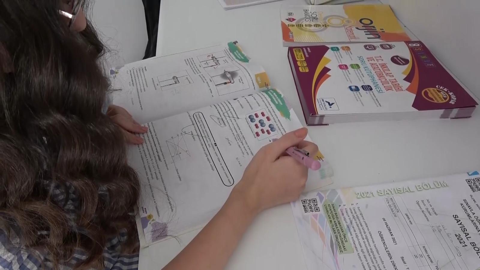 LGS birincisi İdil Ecrin, genetik mühendisi olmak istiyor