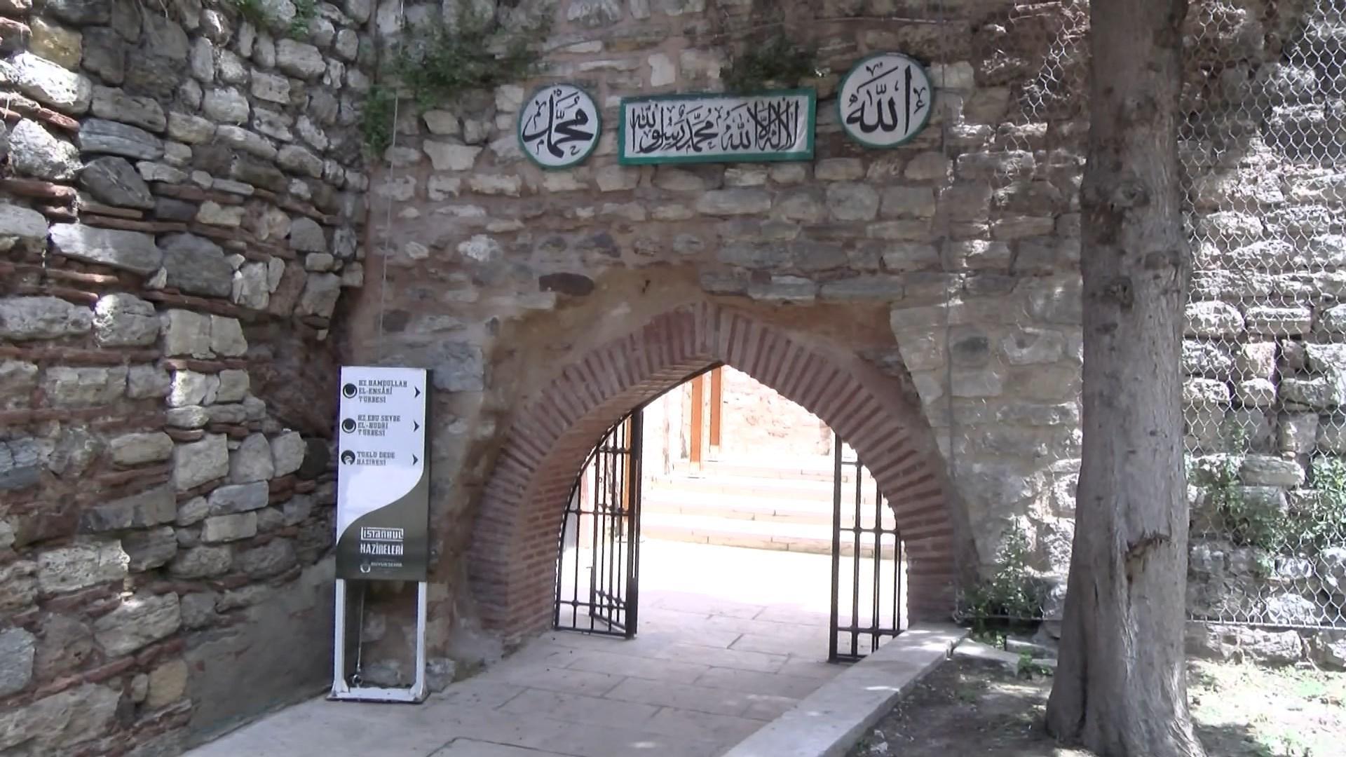 Ebu Şeybe El-Hudrinin türbesi restorasyonun ardından ziyarete açıldı