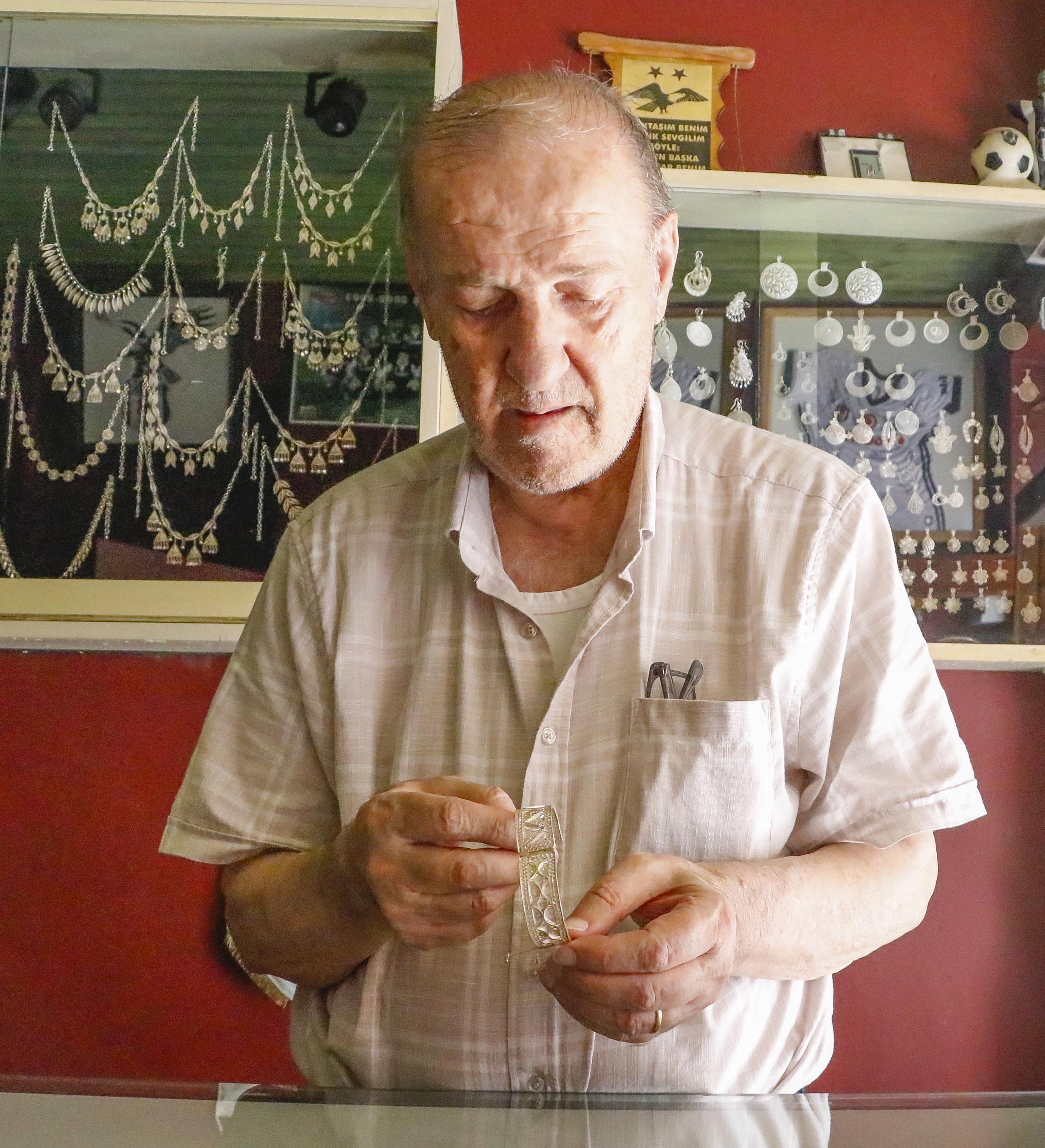 Mardinli Süryani telkâri ustası, 5 bin yıllık sanatı sürdürüyor