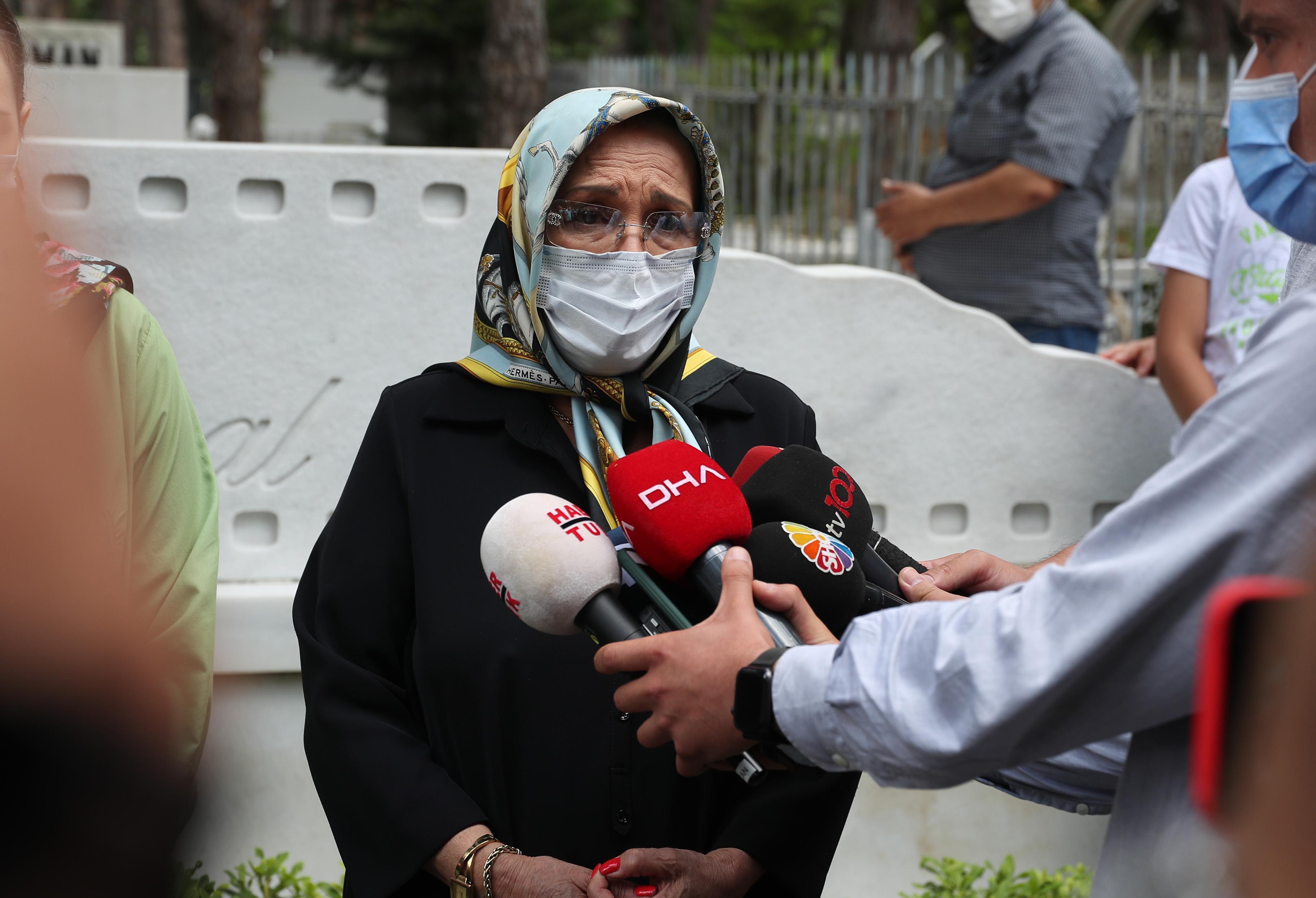 Kemal Sunal vefatının 21. yılında kabri başında anıldı