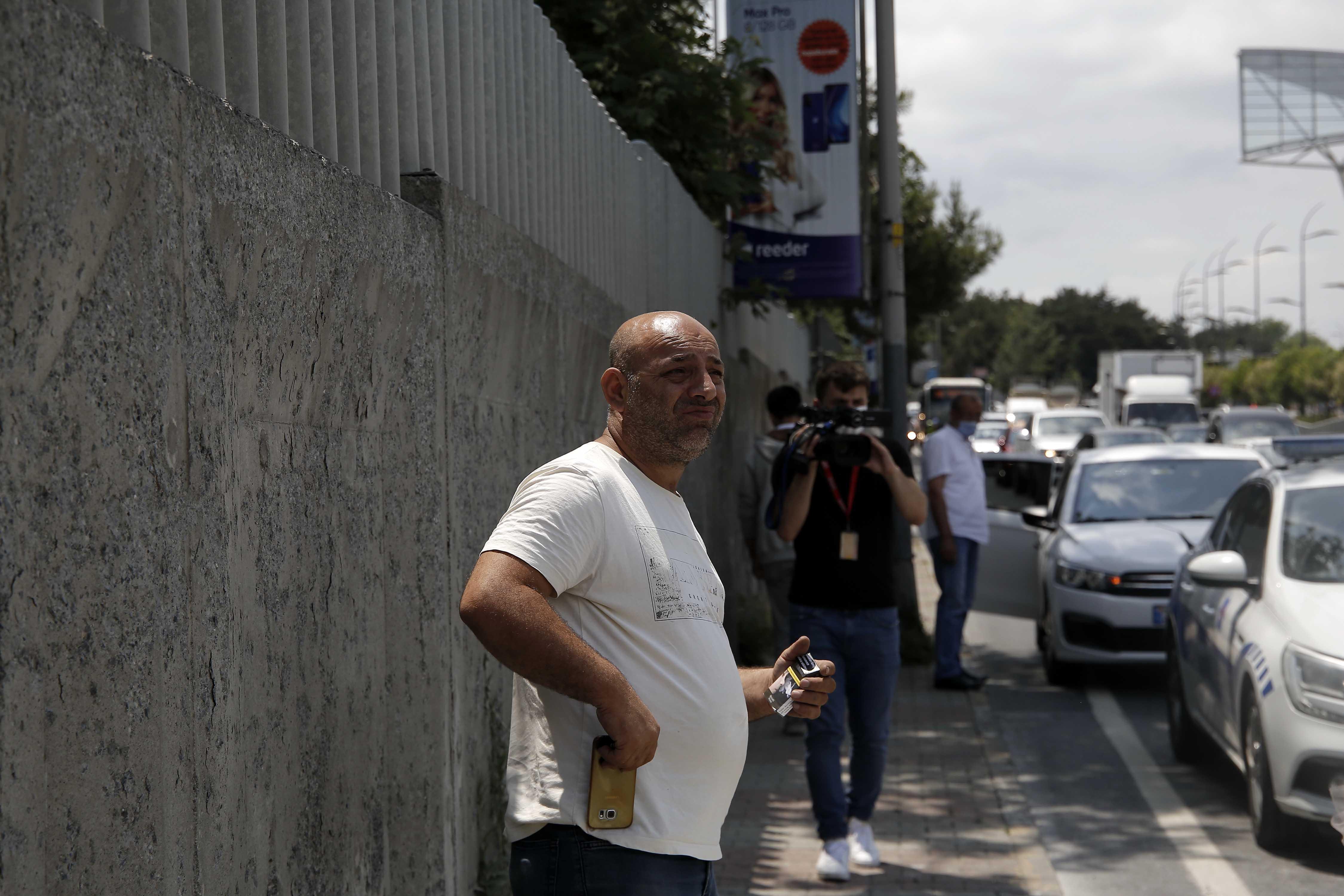 Sarıyerde lüks gelin arabası yandı