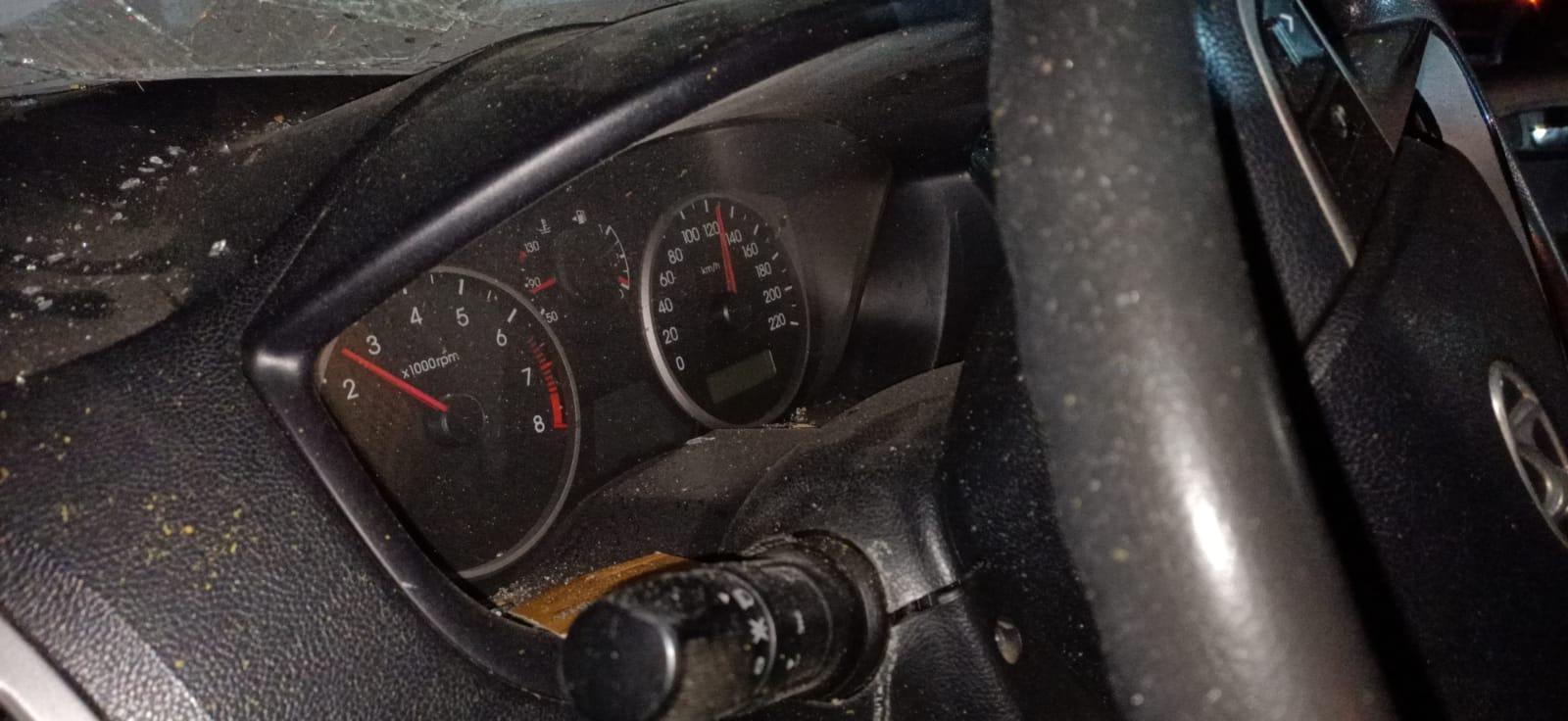 Aydınlatma direğine çarparak takla attı, hız kadranı 120de takılı kaldı: 1i ağır 3 yaralı