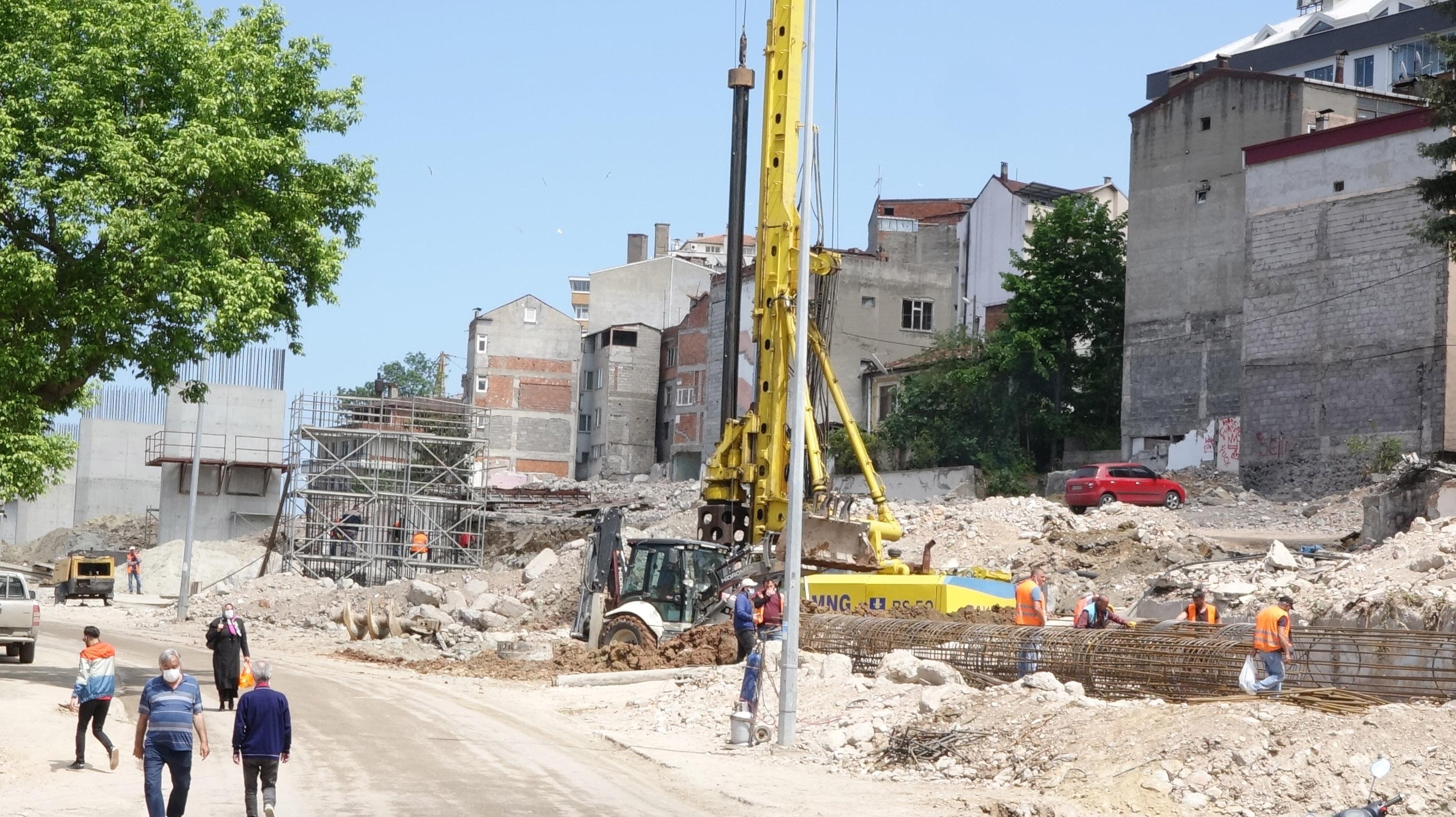 Karadenizde yol yapım zorluğu; 28 kilometrelik yola 28 kavşak, 17 tünel, 24 köprü