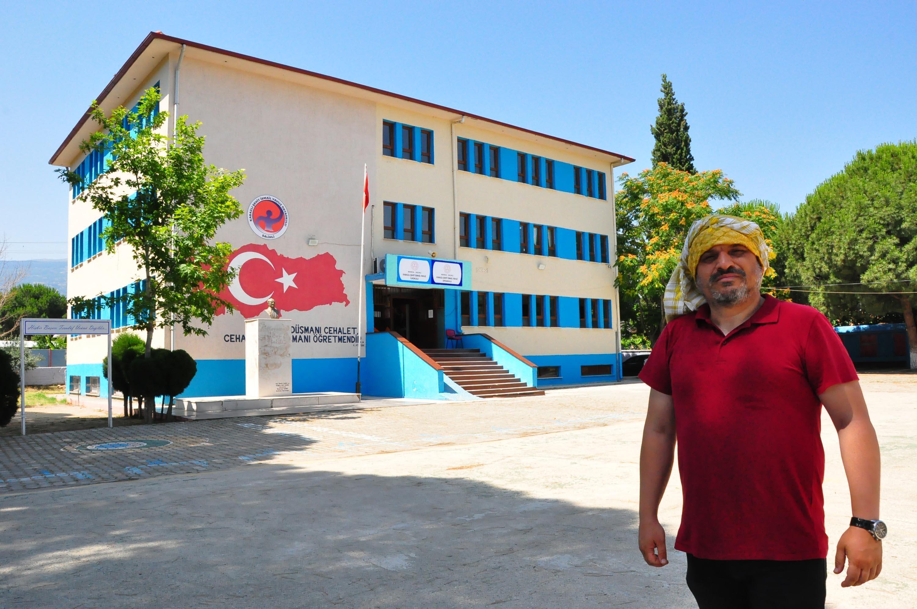 Okul müdüründen kurumu ve öğrencileri için tarla ekimi