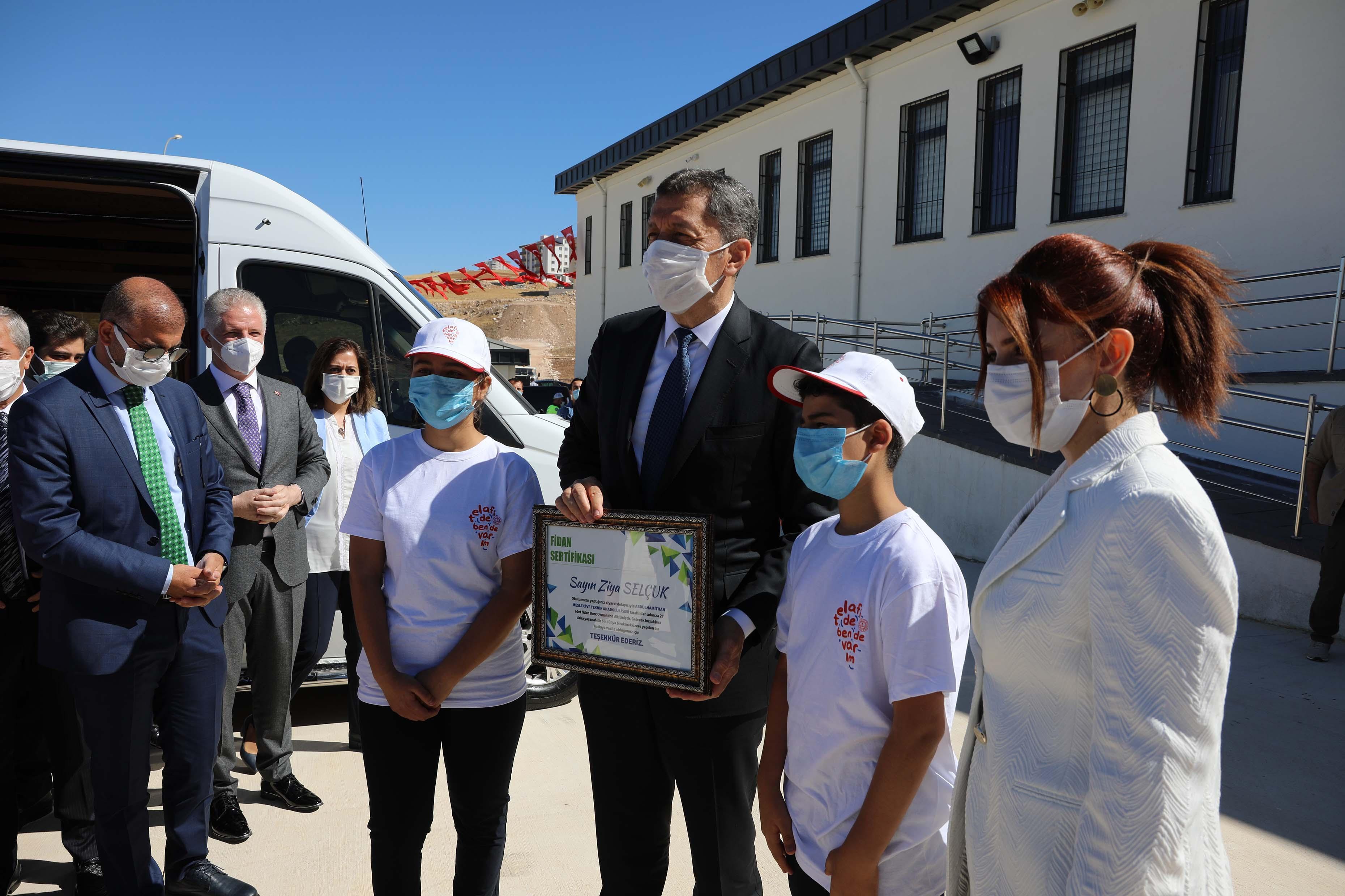 Bakan Selçuk: Nicelikten niteliğe doğru yolculuğun peşindeyiz