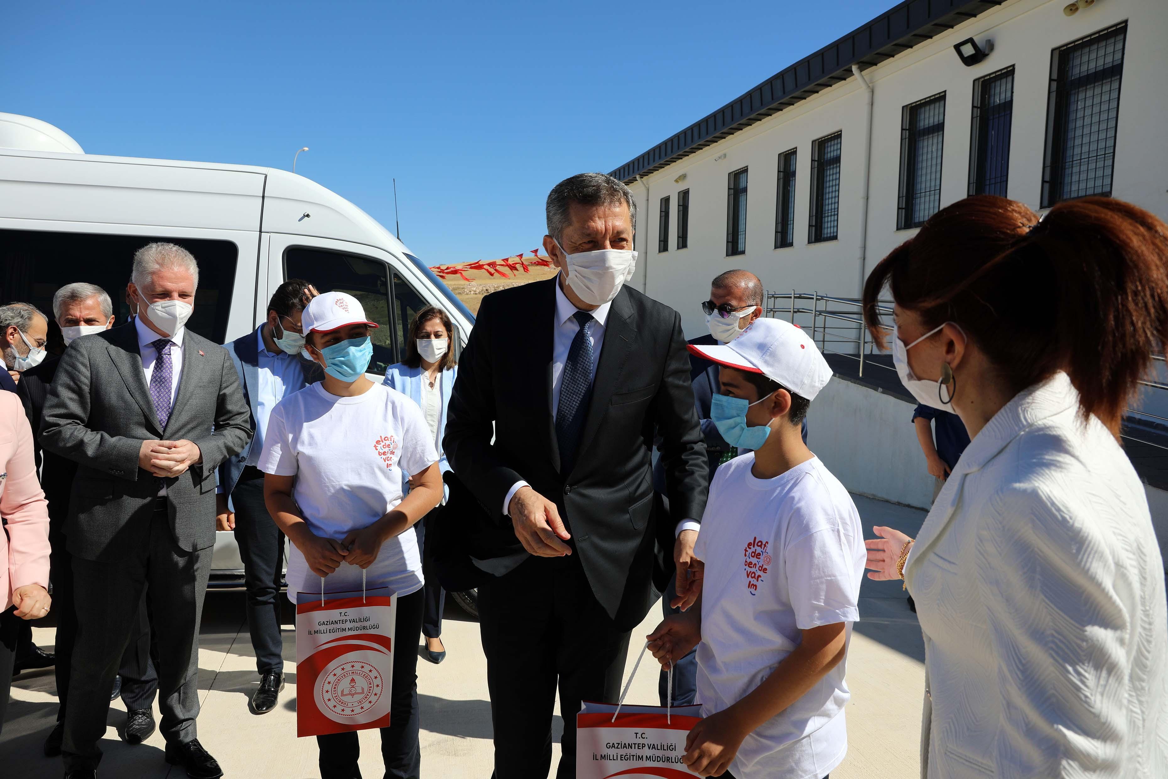 Bakan Selçuk: Nicelikten niteliğe doğru yolculuğun peşindeyiz