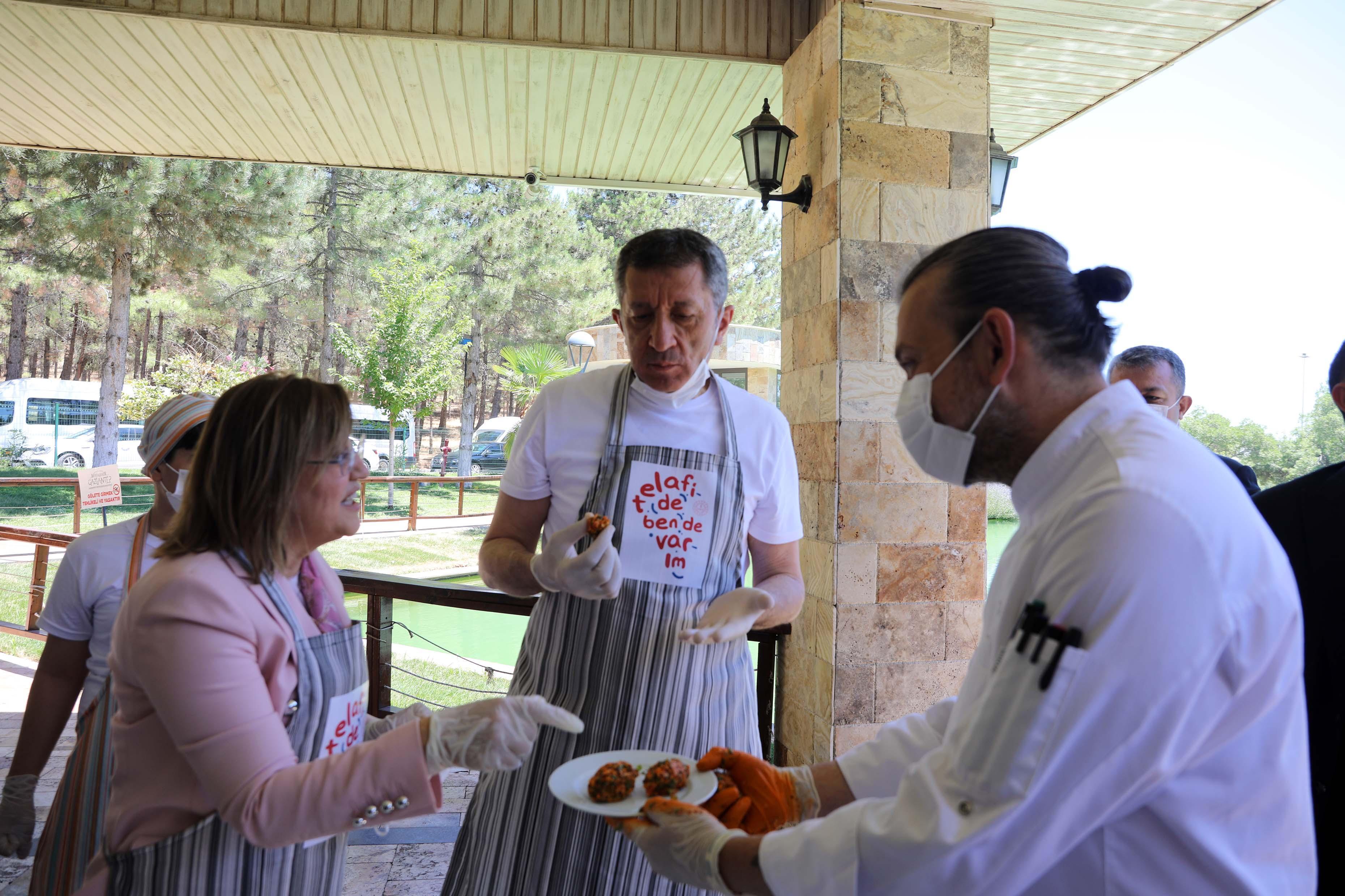 Bakan Selçuk: Nicelikten niteliğe doğru yolculuğun peşindeyiz