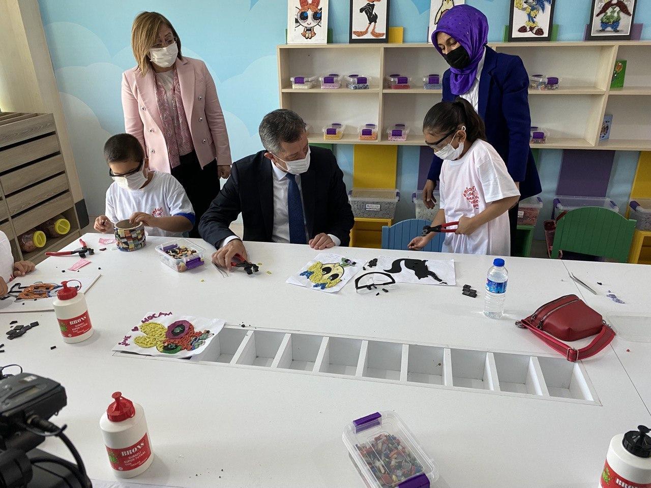 Bakan Selçuk: Nicelikten niteliğe doğru yolculuğun peşindeyiz