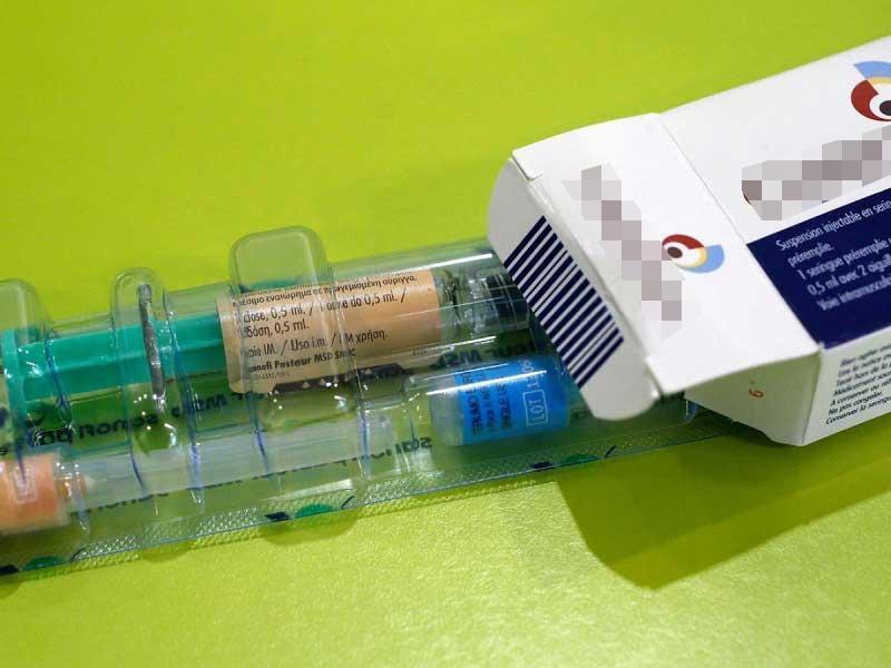 Nazım Hikmetten etkilenen eczacı, HPV aşısını ücretsiz yapıyor