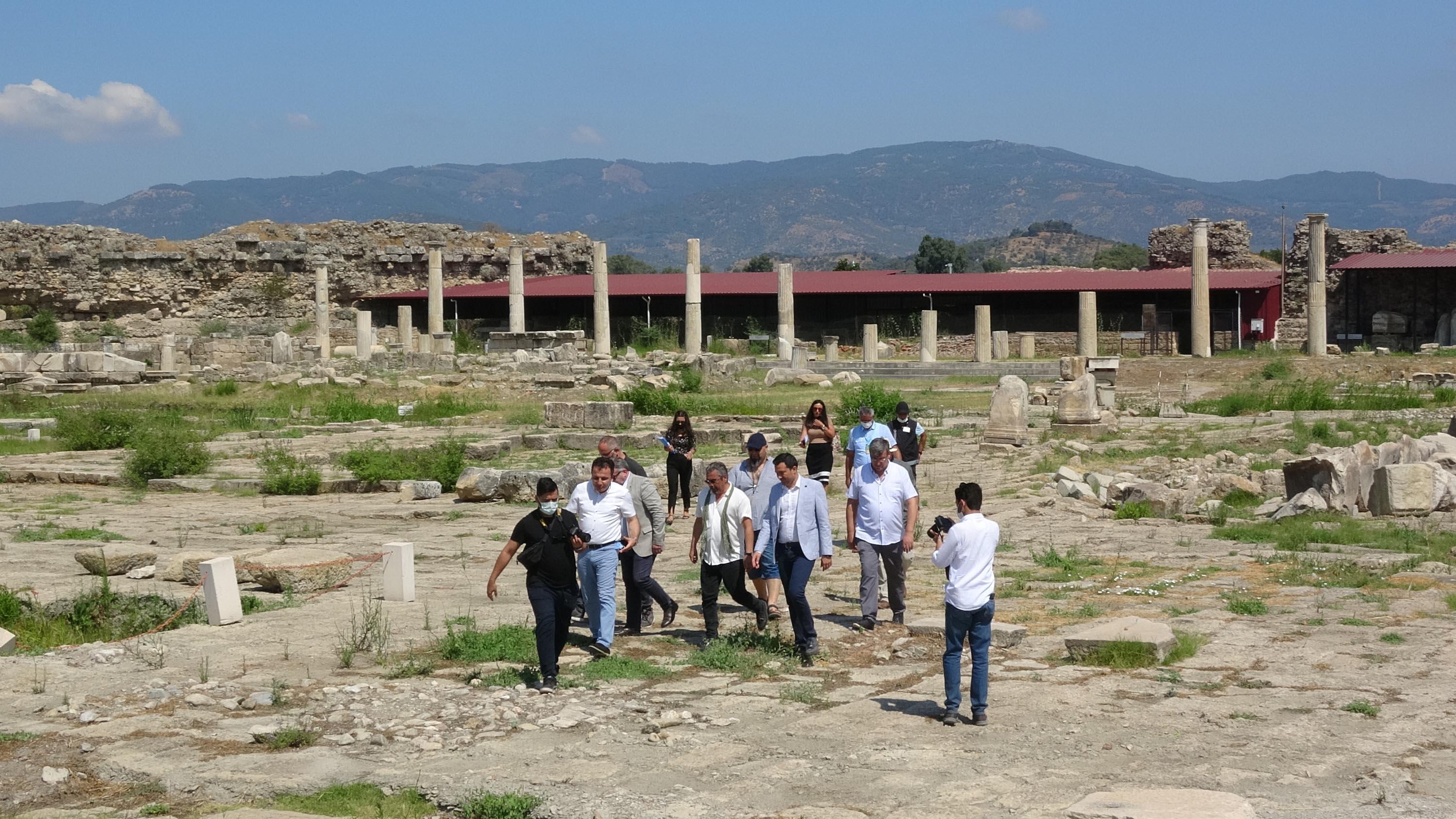 Magnesia Antik Kentinde hedef  Zeus Tapınağını gün yüzüne çıkarmak