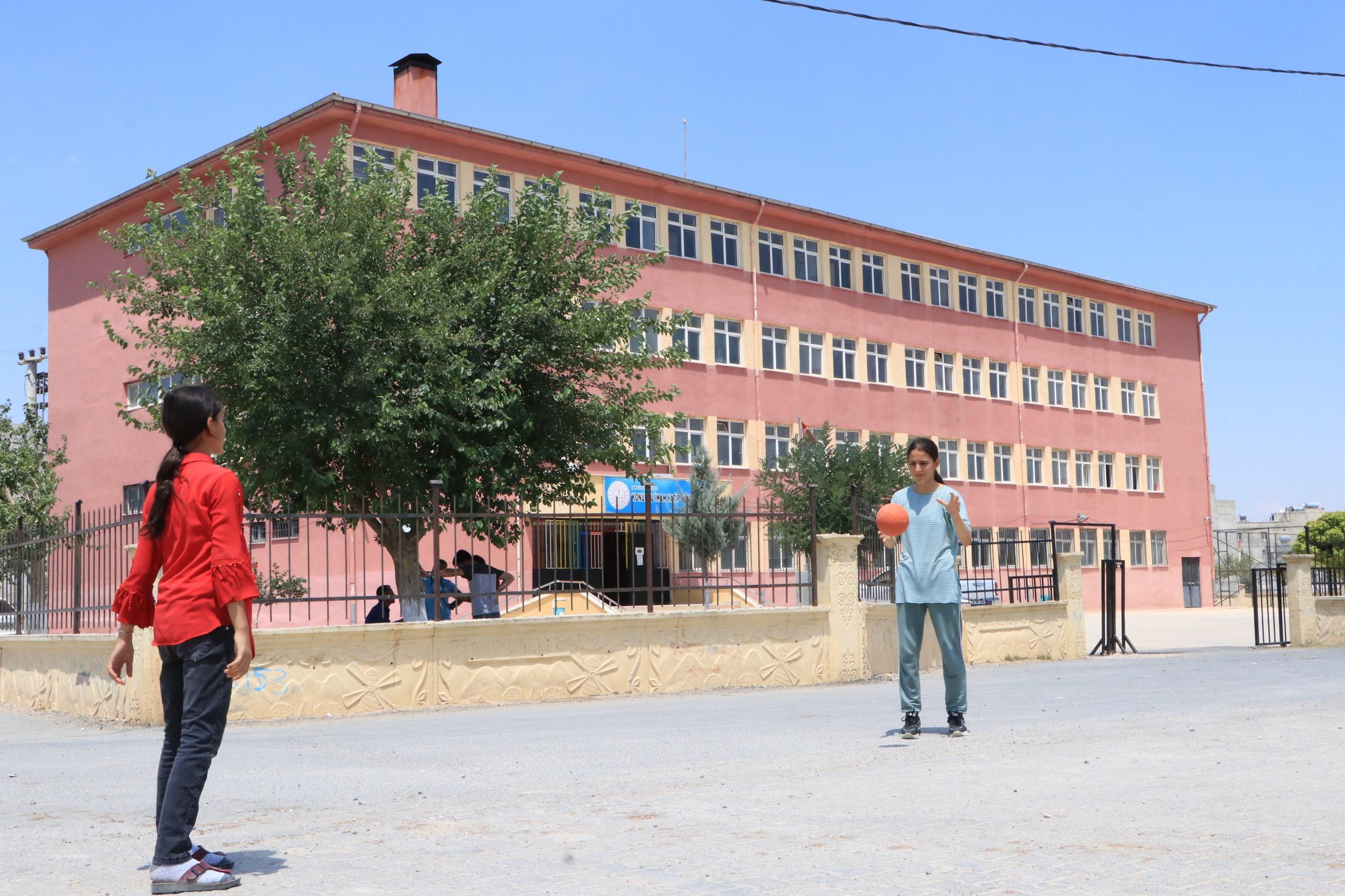 Haliliye Kaymakamlığı: Merve Akpınar ve ailesinin okuluna alınmadığı iddiası gerçeği yansıtmıyor
