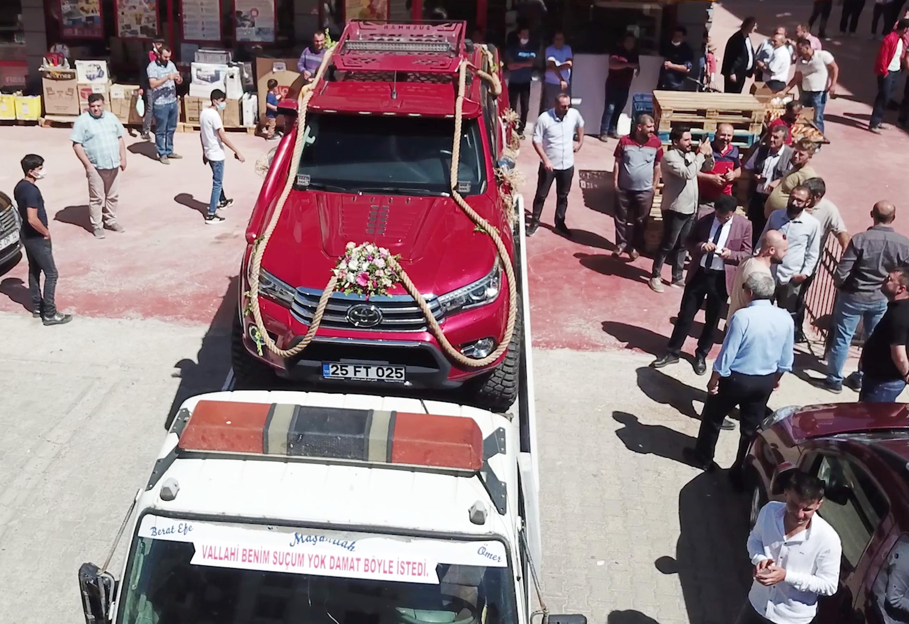 Gelin almaya çekiciye yüklediği off-road aracıyla gitti