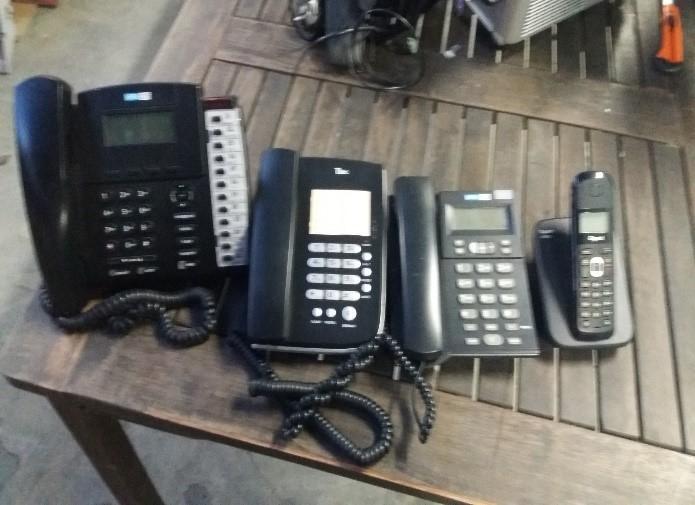 Adnan Oktarın mobilya ve bilgisayarları ilgi gördü, kıyafetlere teklif verilmedi