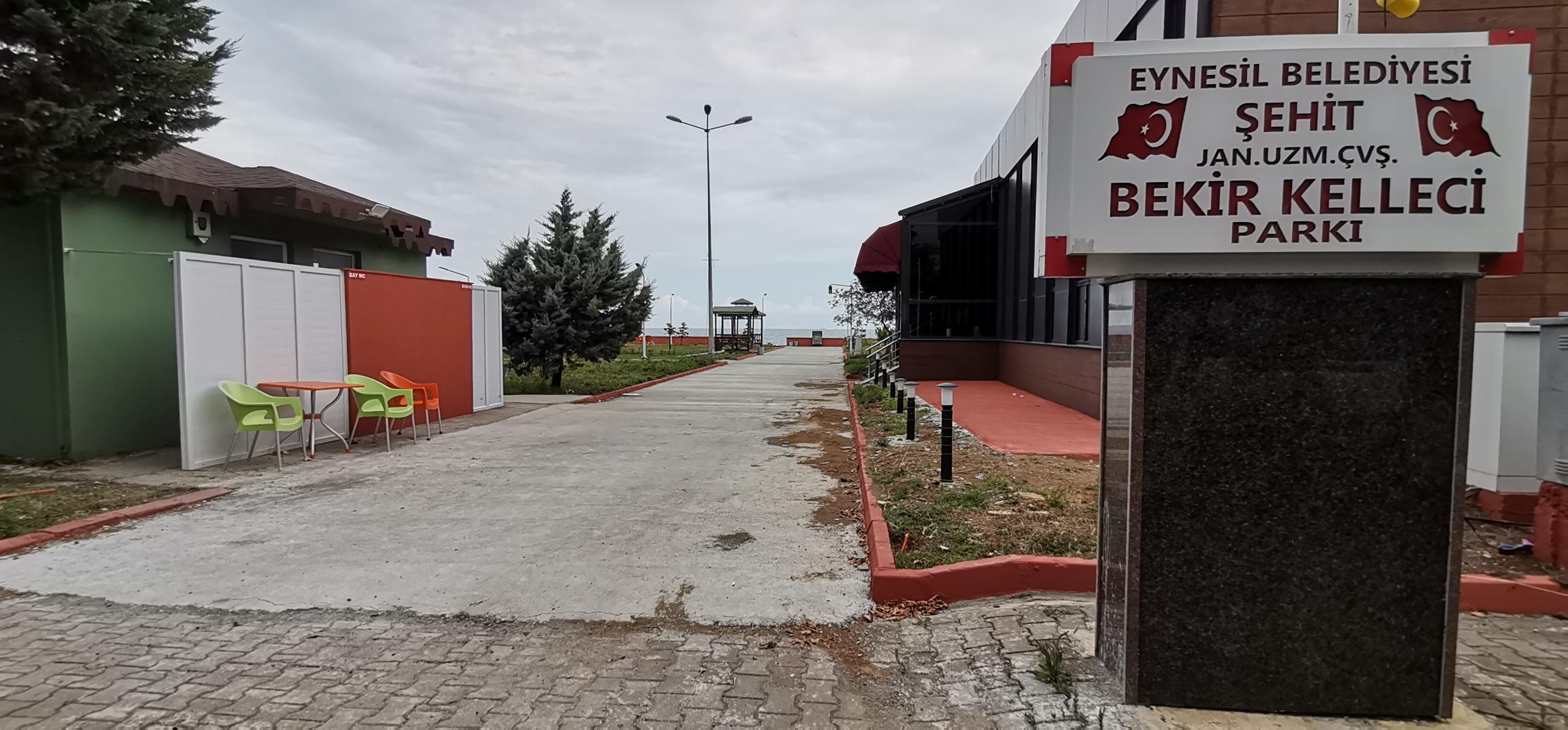Bakımsız park tartışmasında oğlu ve gelini ile birlikte darbedildi