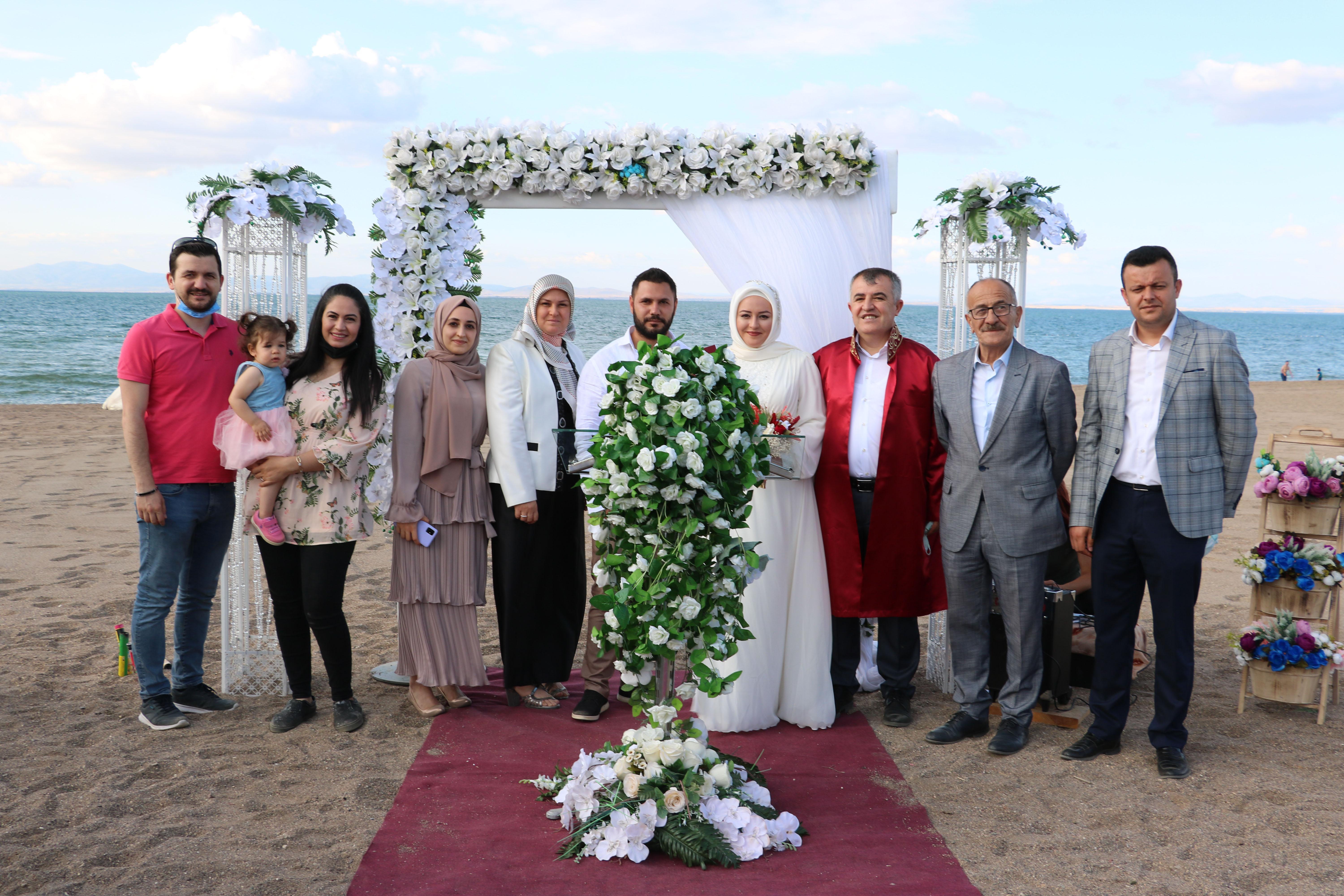 Nikah memuru babanın zor görevi