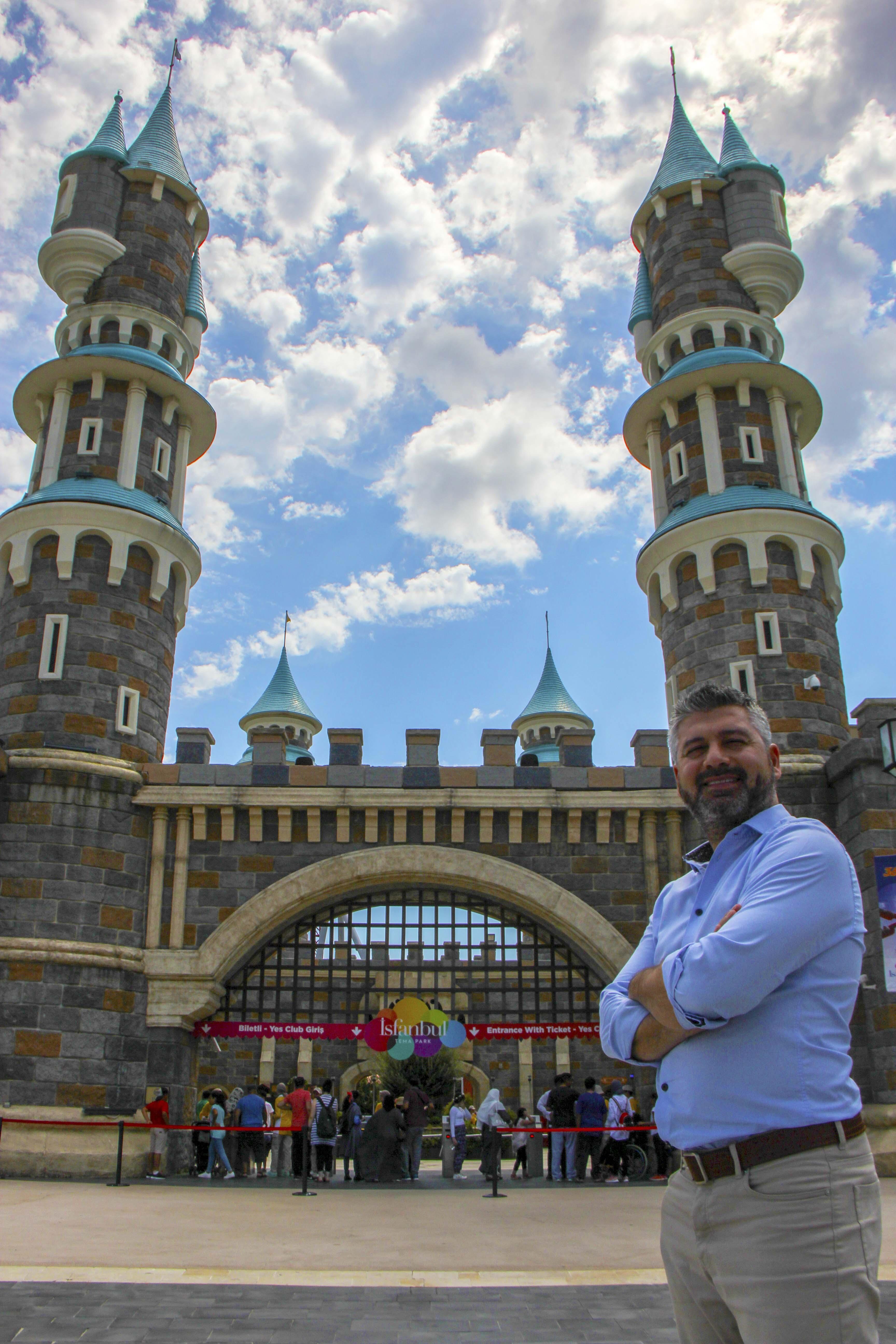 Kısıtlamaların bitmesiyle aileler ve gençler eğlence merkezine kavuştu