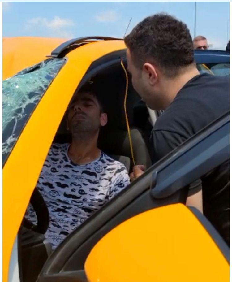 Arnavutköyde feci kaza.. Taksi TIRın altına girdi