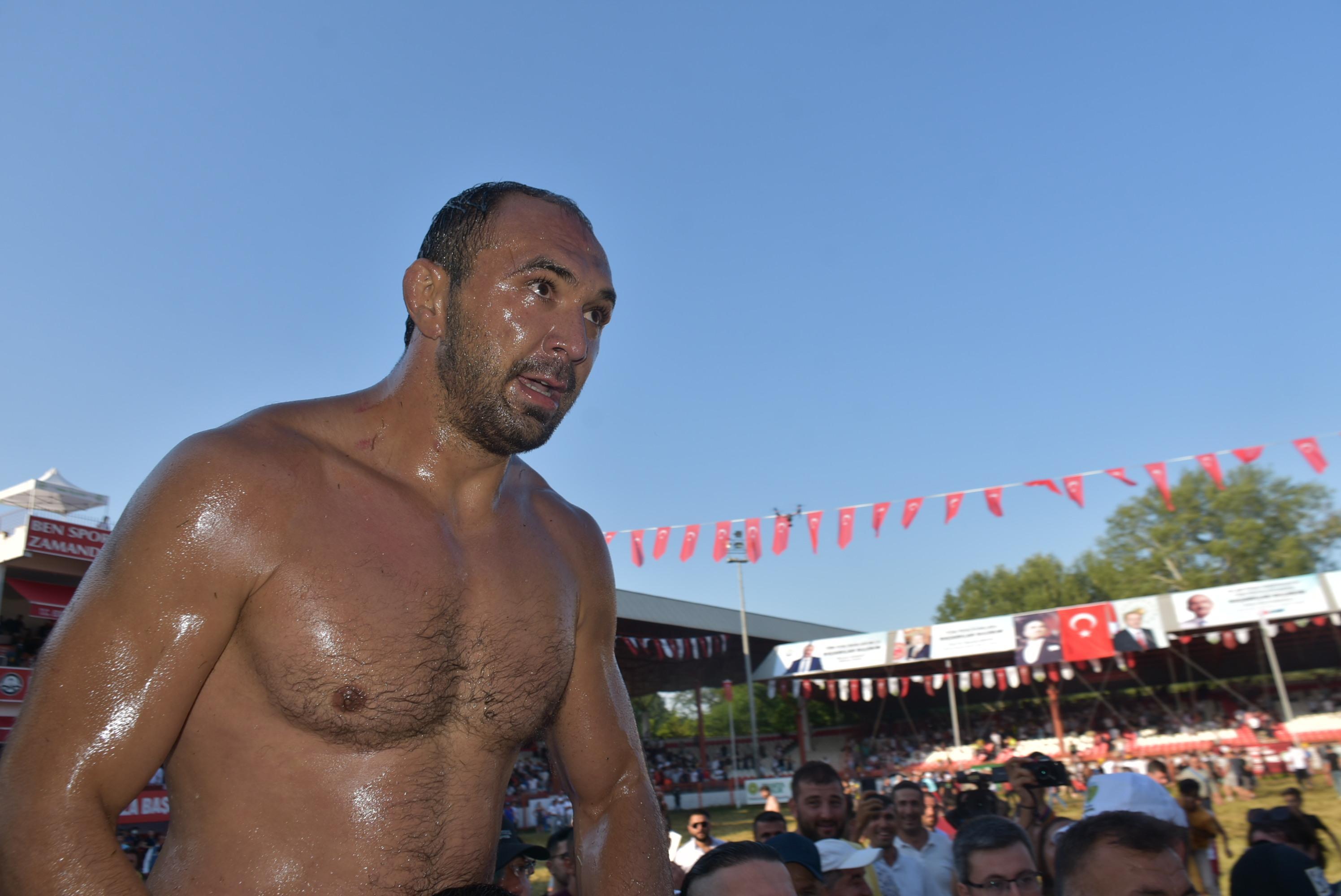 Kırkpınar Başpehlivanı Ali Gürbüz: Kemeri babamın mezarına asacağım