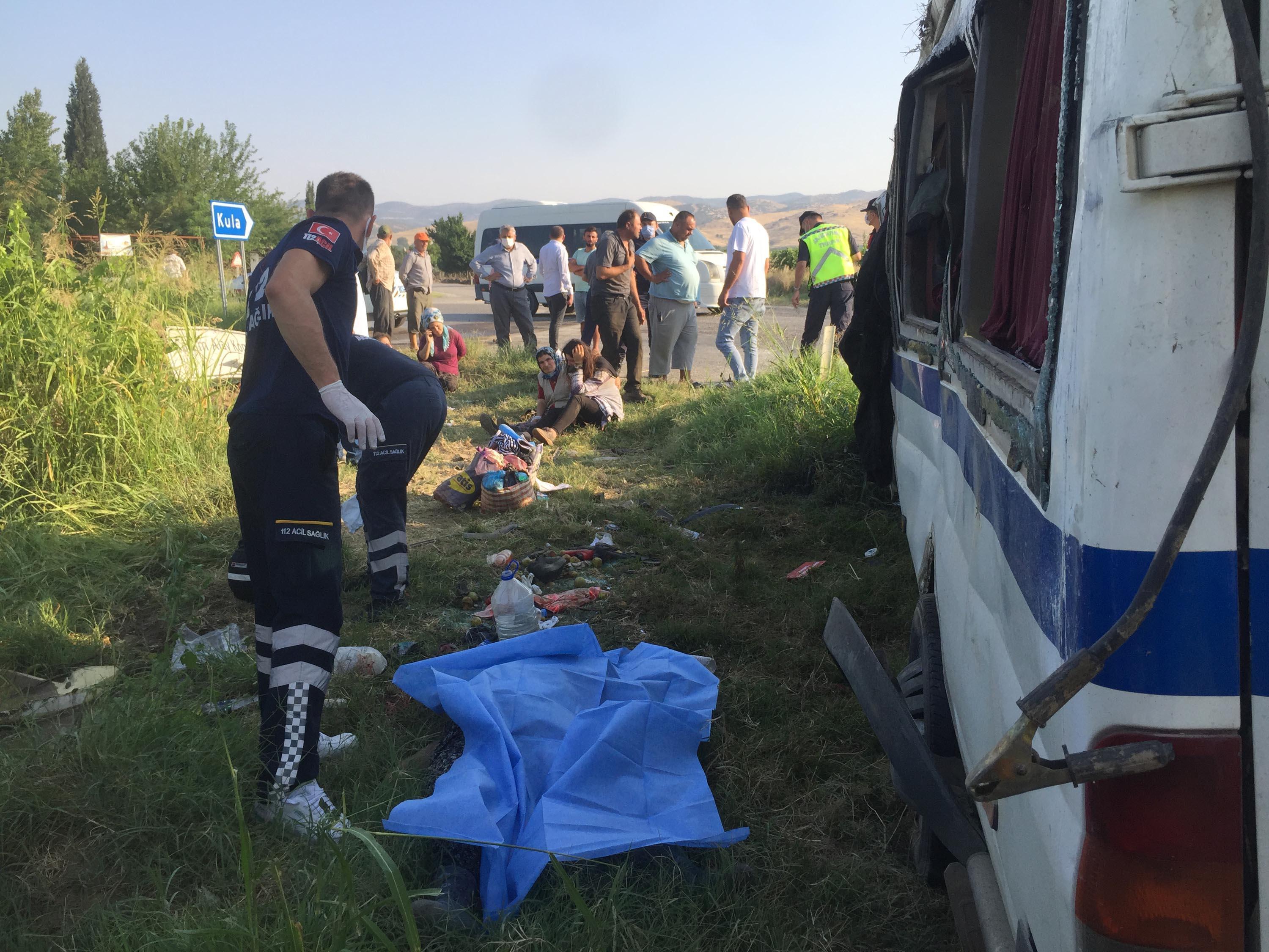 Tarım işçilerinin minibüsü otomobille çarpıştı: 2 ölü, 9 yaralı