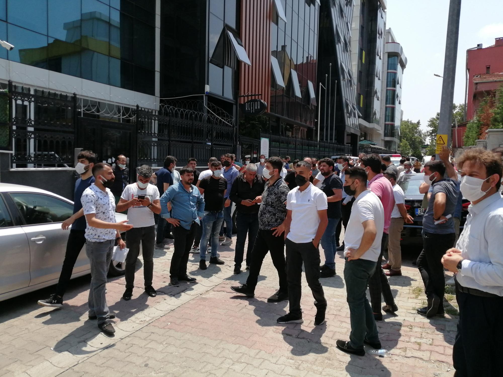 Gasp dehşetinin yaşandığı SAS Holding önünde eylem