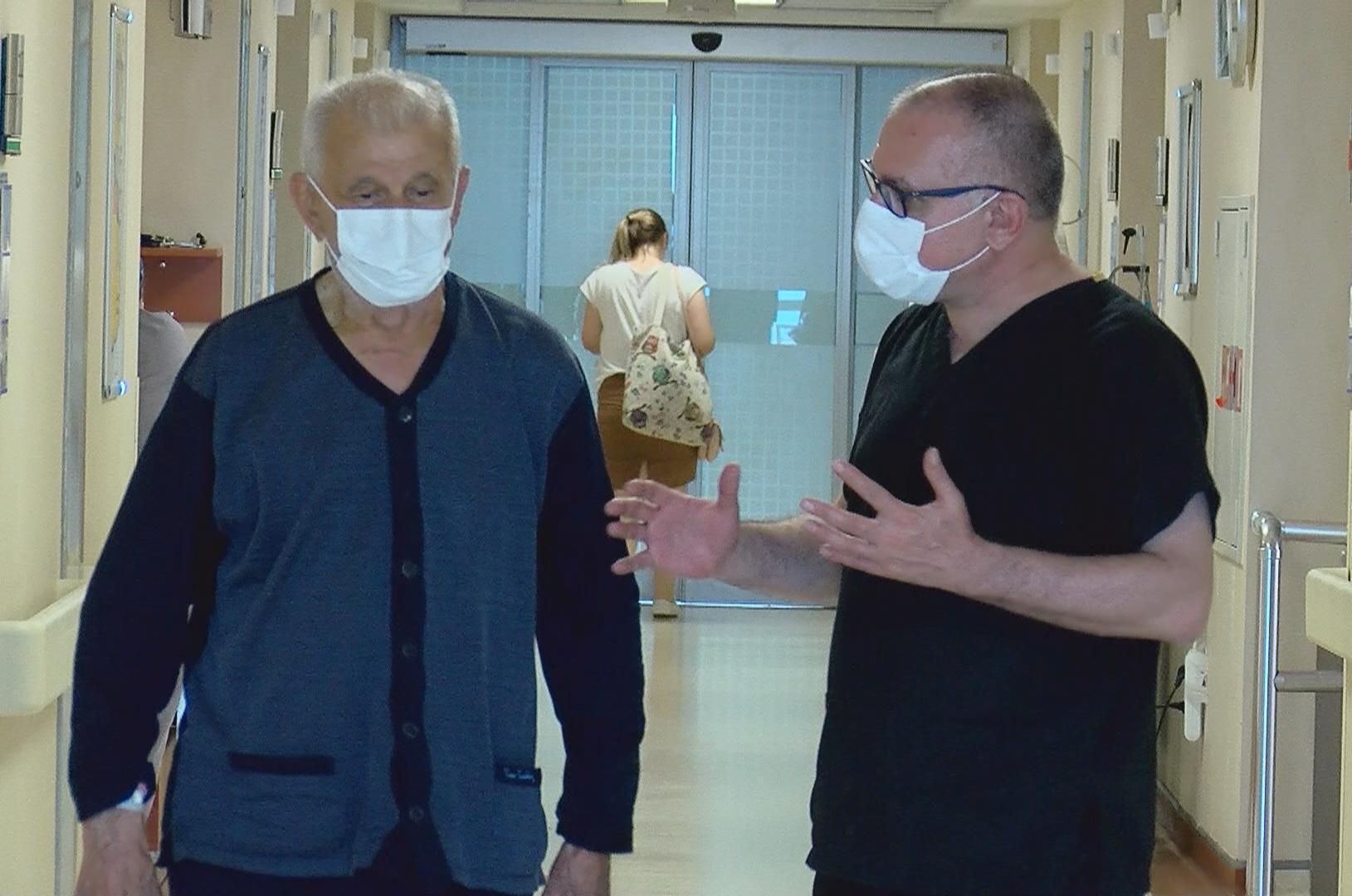 Ameliyattan kaçan hastası için doktoru imkansızı başardı; 3 santimlik kesiden kalbini onardı