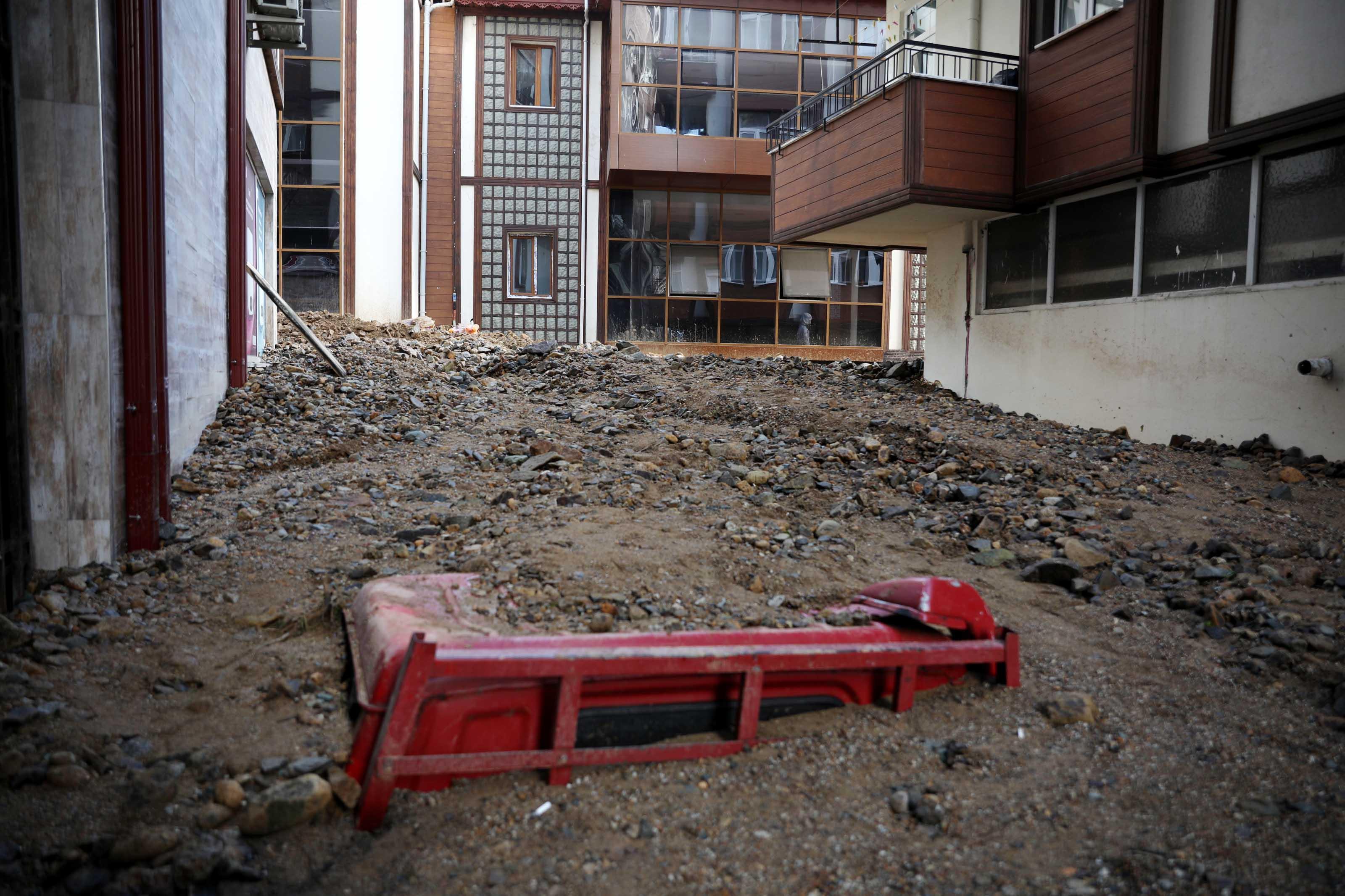 Rizede sel felaketi: Ölü sayısı 6ya çıktı