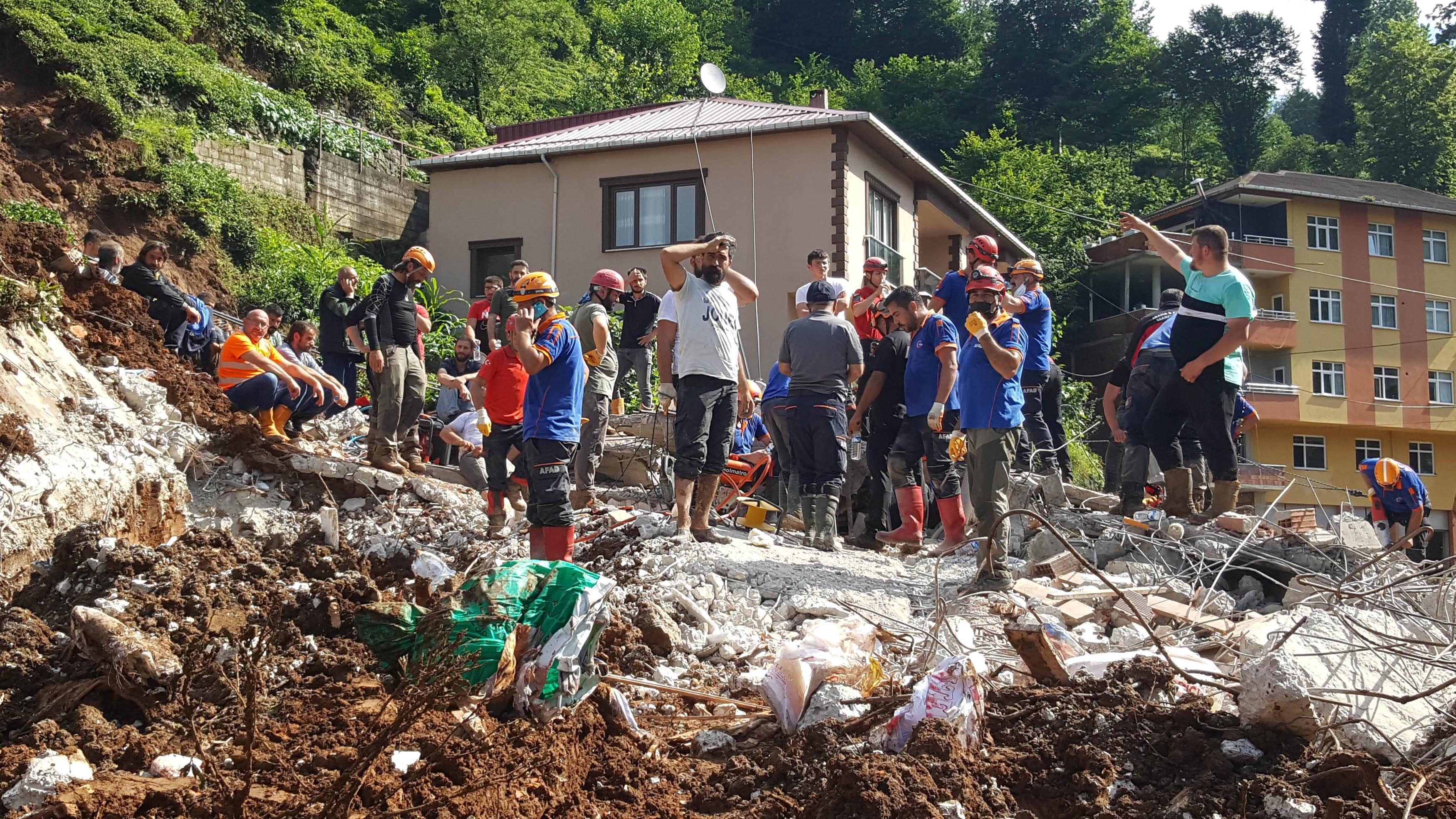 Rizede sel felaketi: Ölü sayısı 6ya çıktı