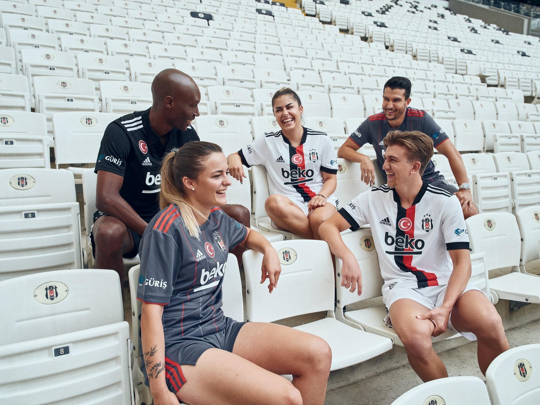 Beşiktaşın yeni sezon formaları tanıtıldı