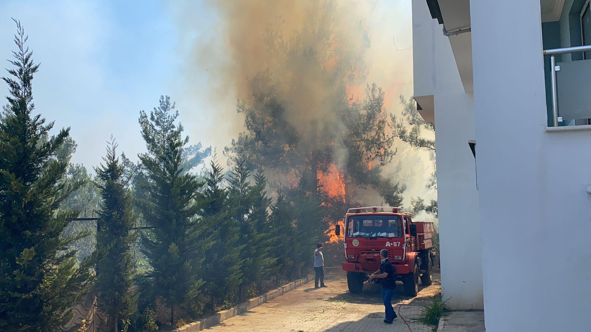 Osmaniyede yerleşim yerlerine kadar ulaşan yangınla ilgili 4 gözaltı